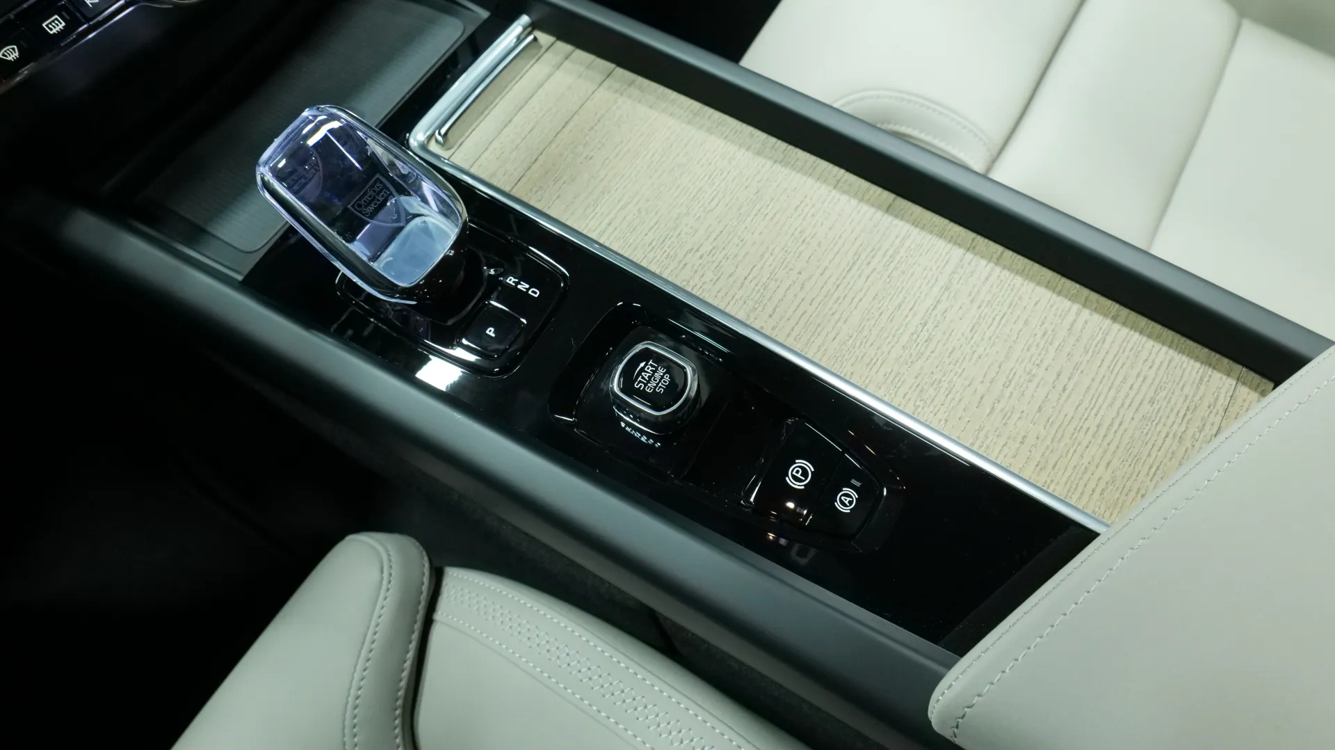 Autokuva 9 - ISN-928