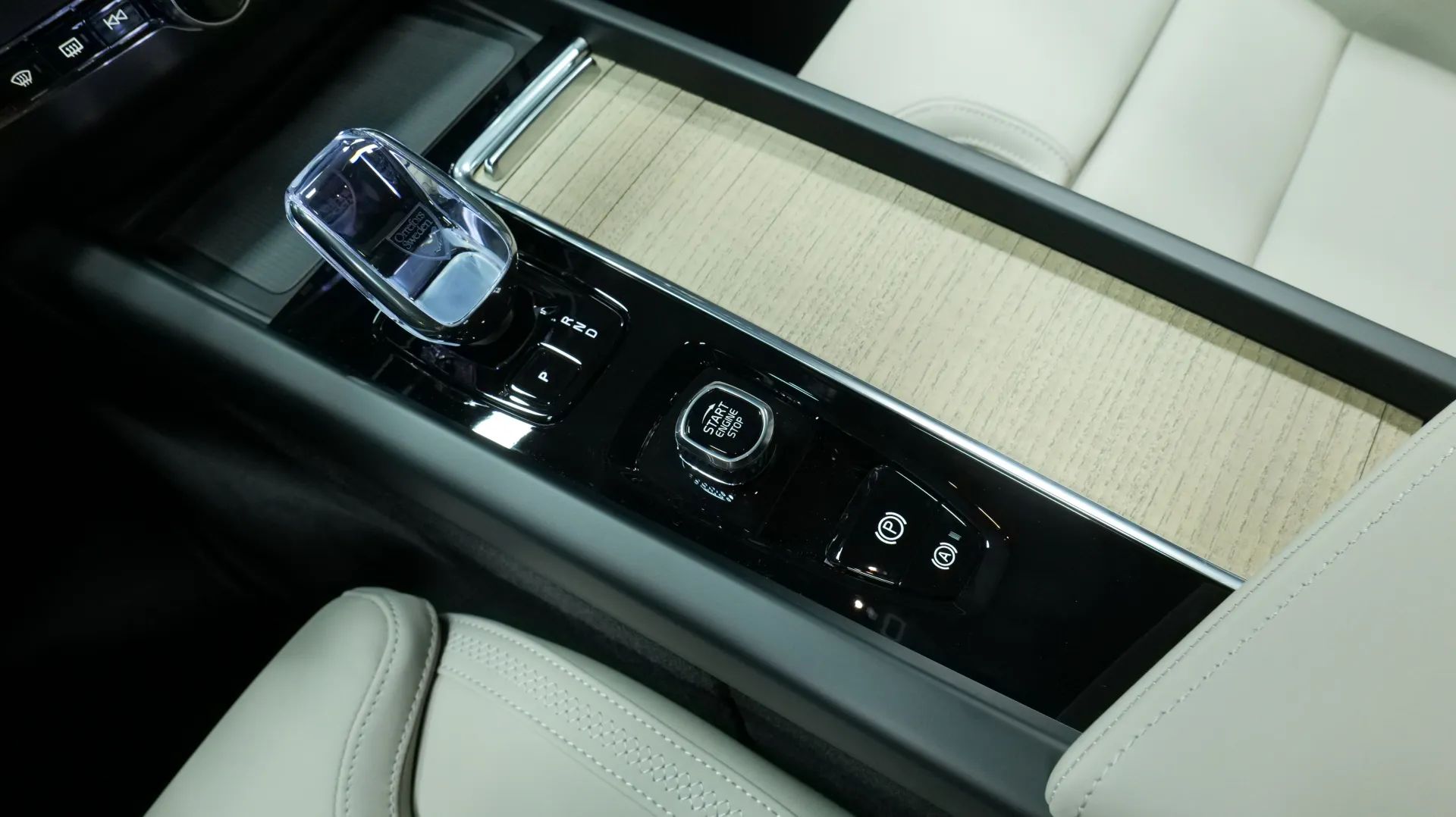 Autokuva 9 - ISN-934