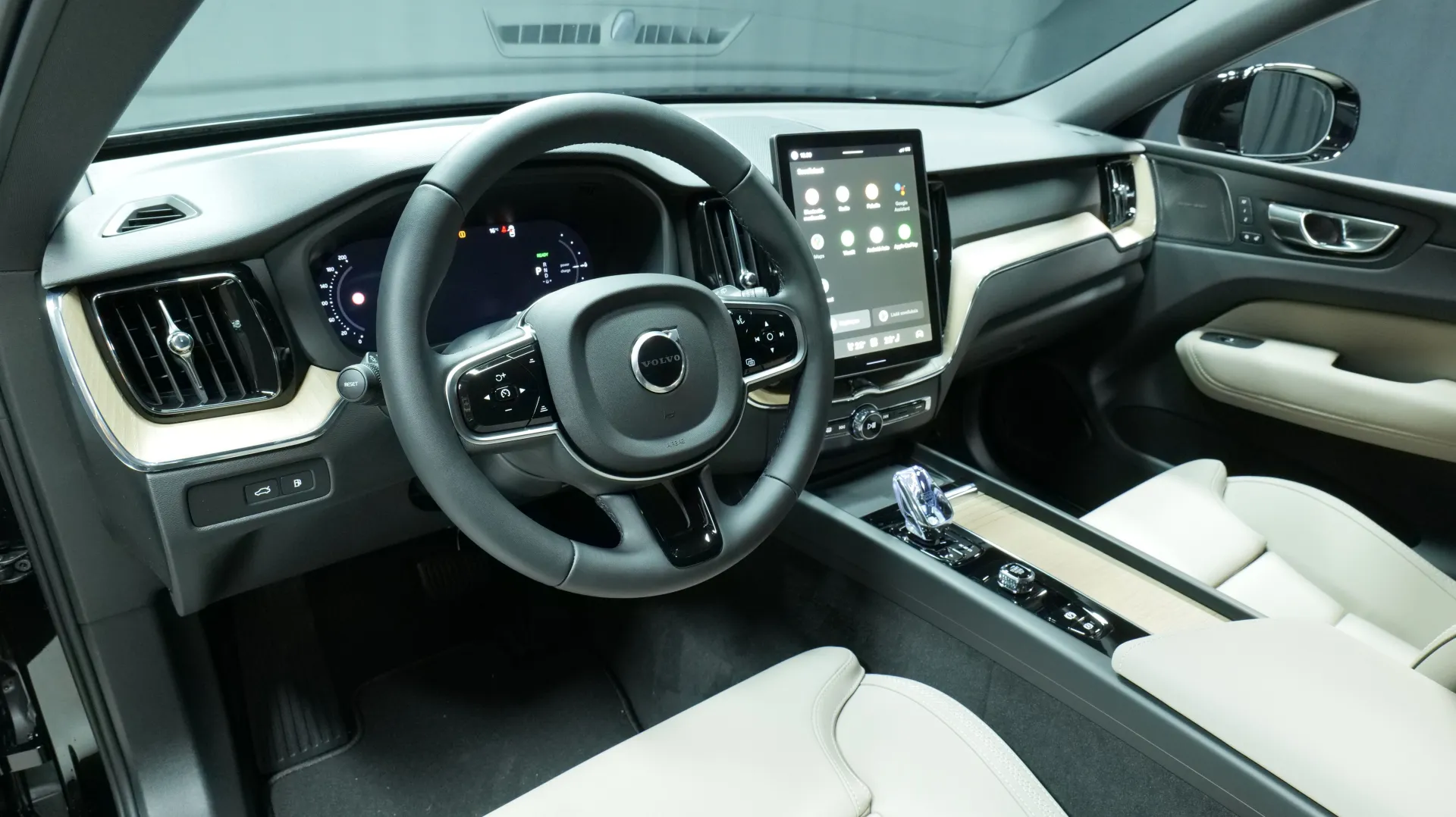 Autokuva 13 - ISN-935