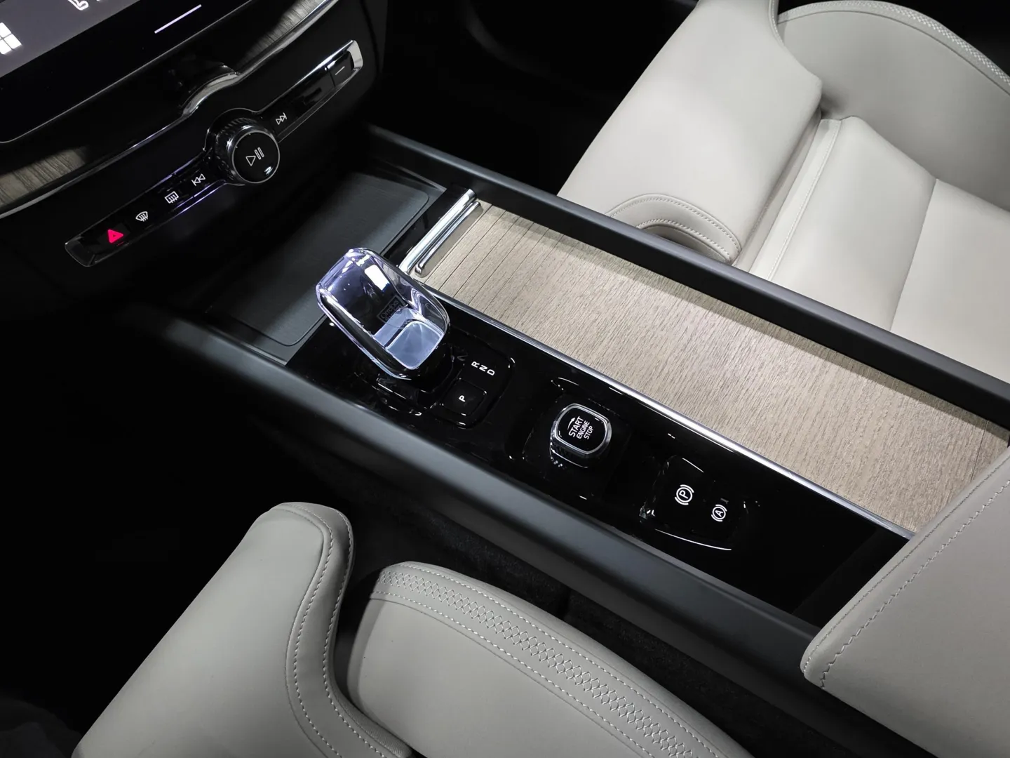 Autokuva 15 - ISP-925