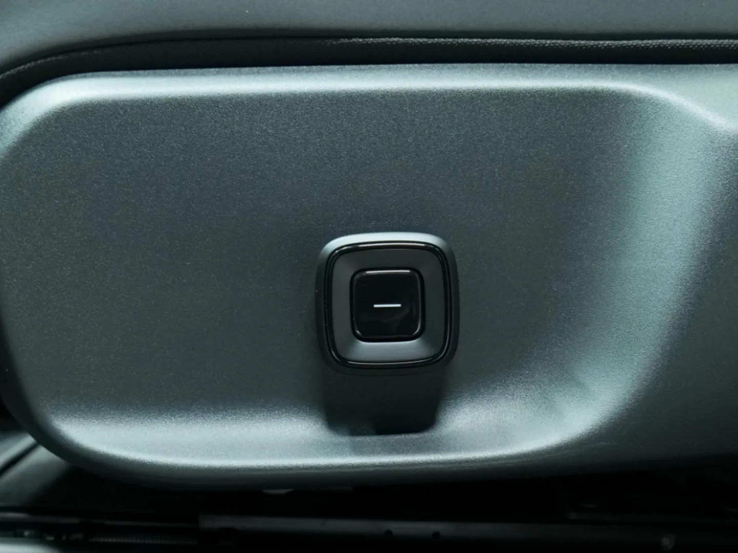 Autokuva 13 - ISR-572