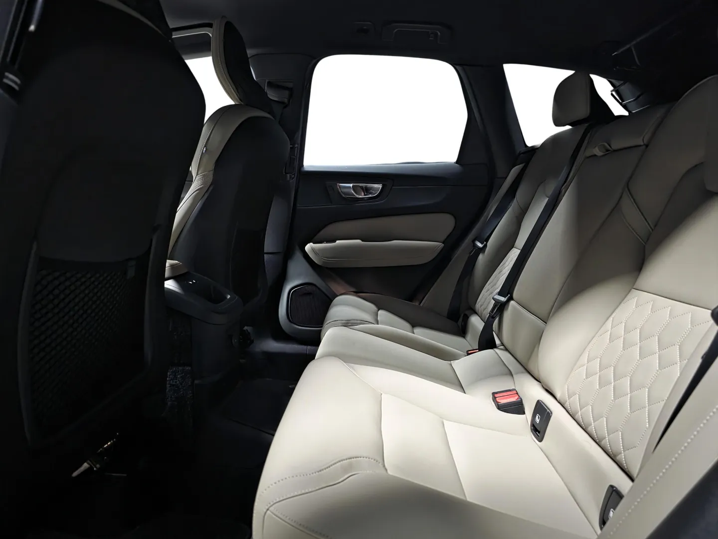 Autokuva 9 - ISR-585