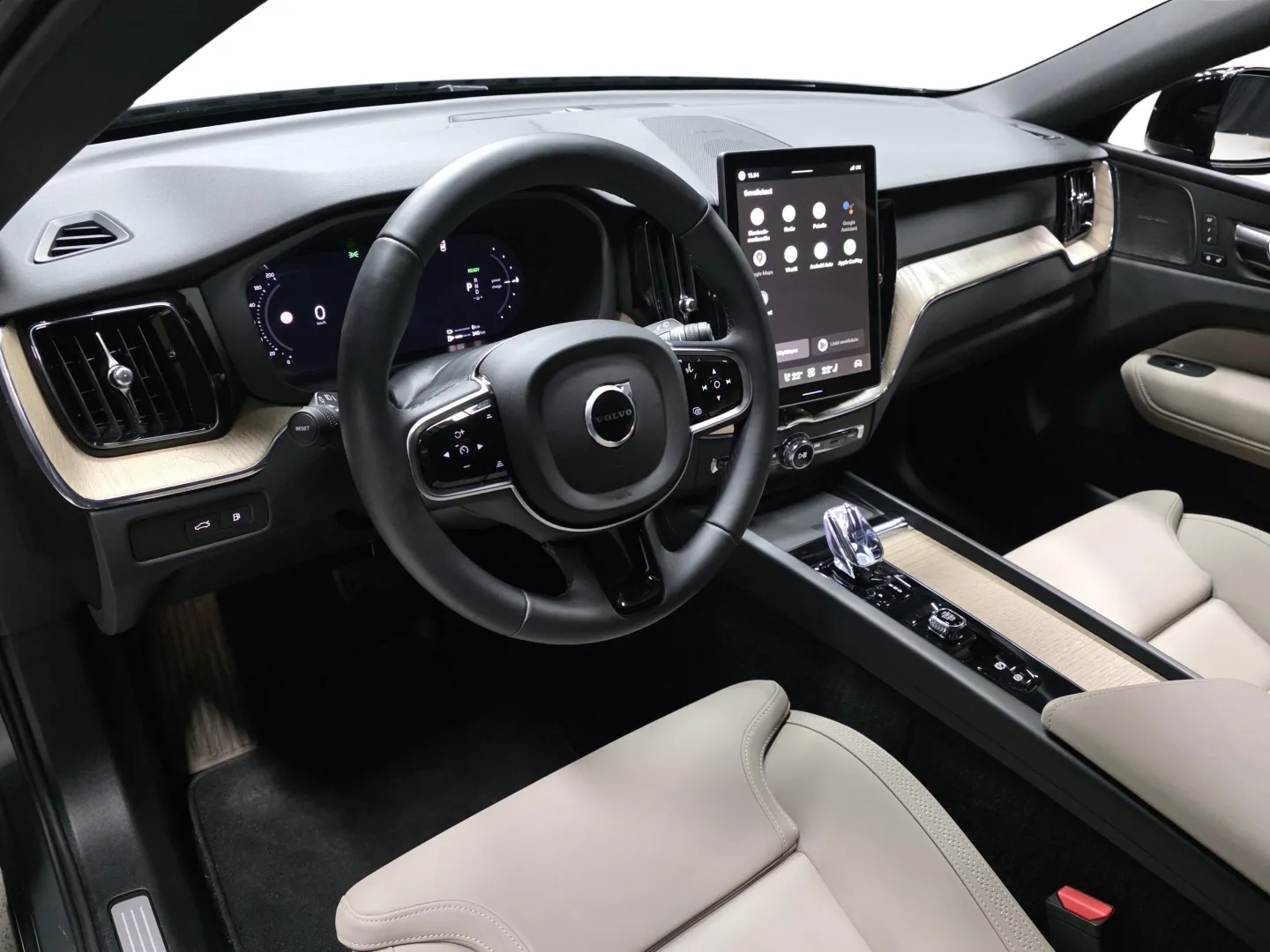 Autokuva 8 - ISR-585