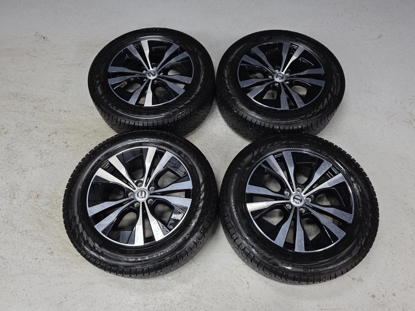 Autokuva 12 - ISR-587