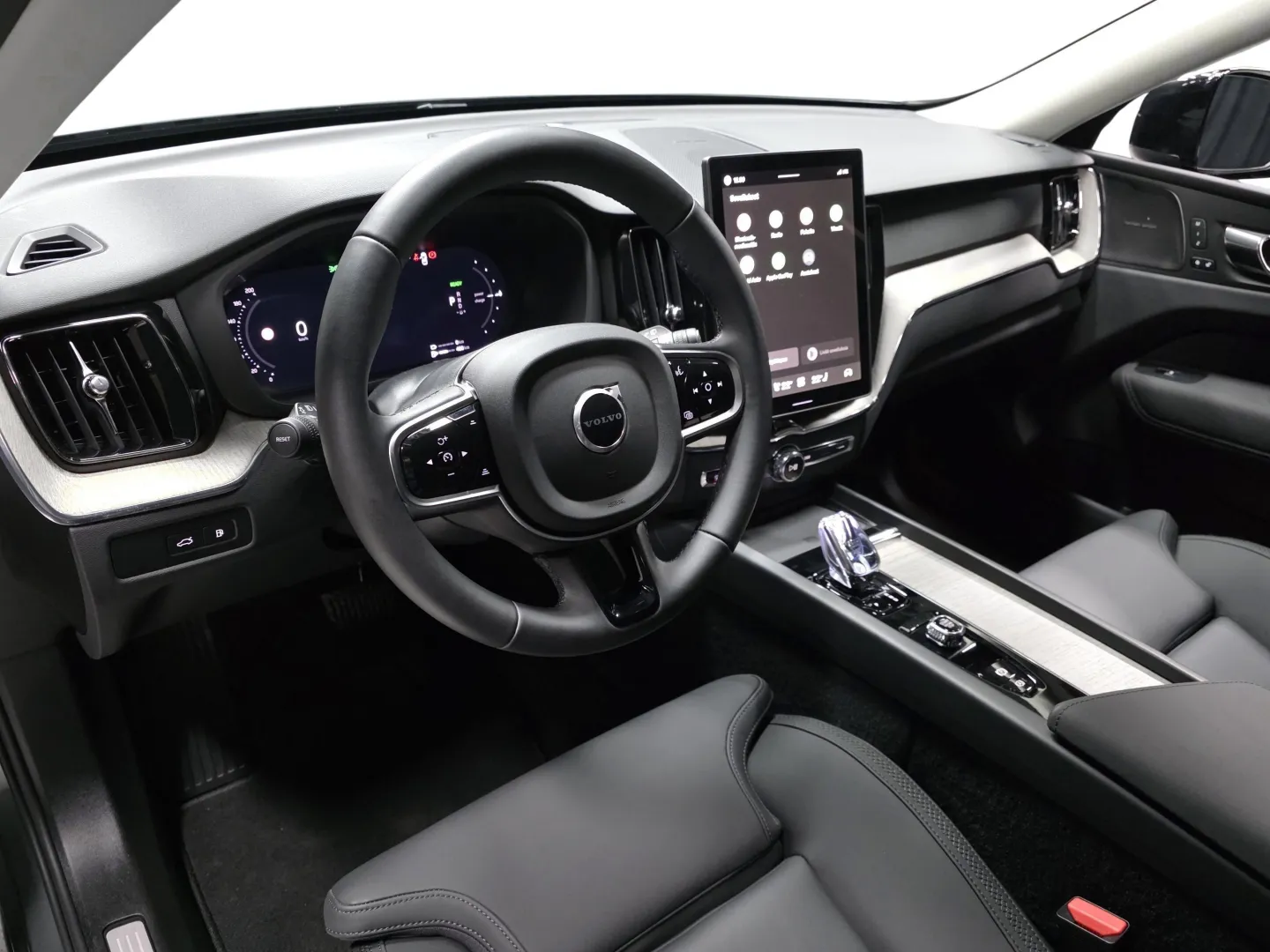 Autokuva 8 - ISR-587