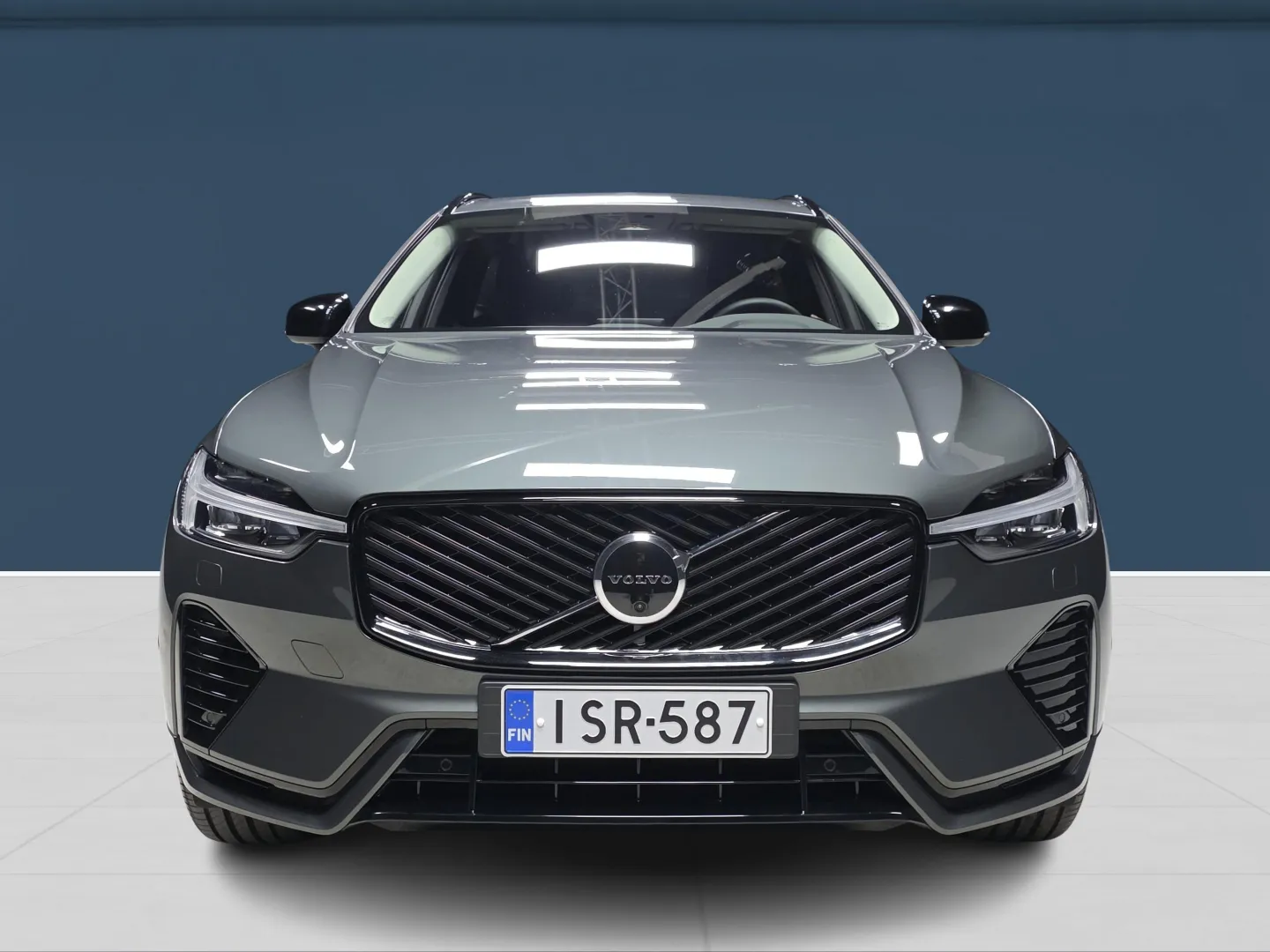 Autokuva 2 - ISR-587