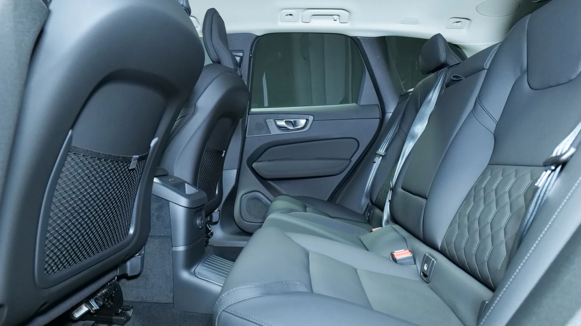 Autokuva 16 - ISR-587