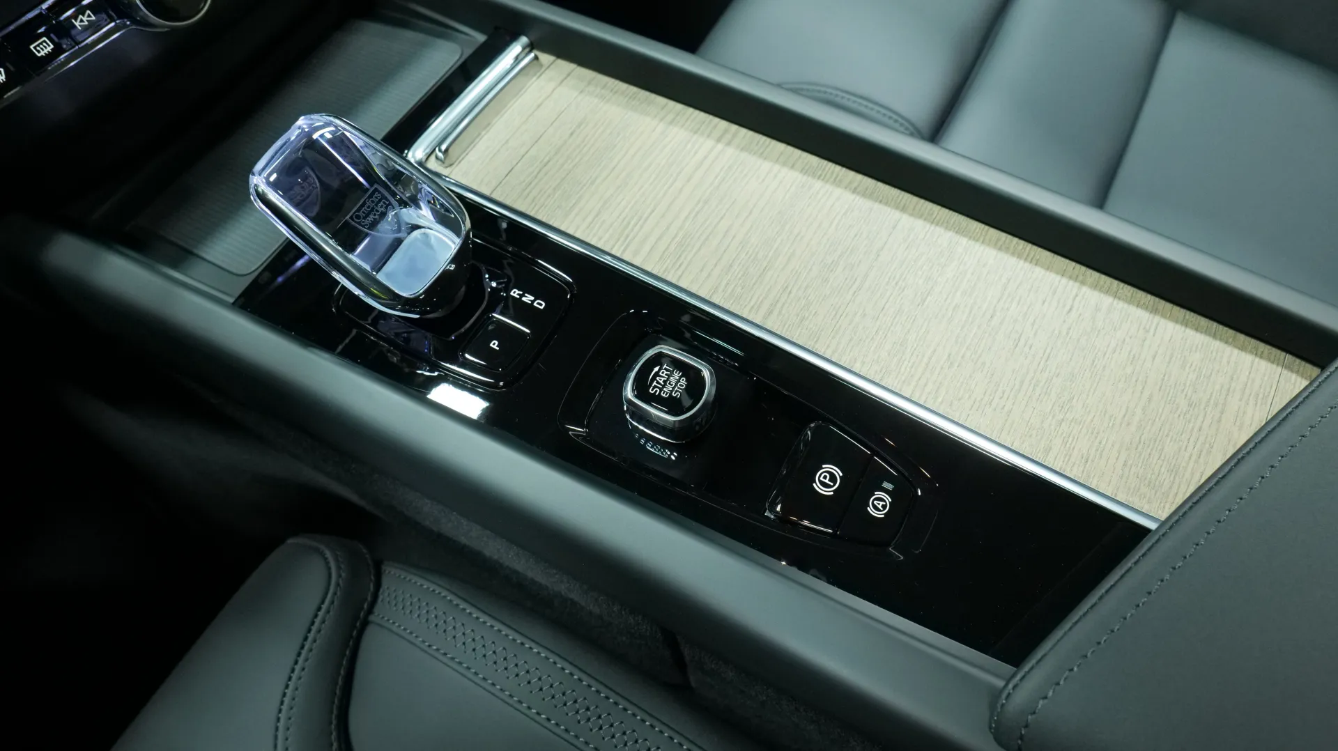 Autokuva 9 - ISR-595