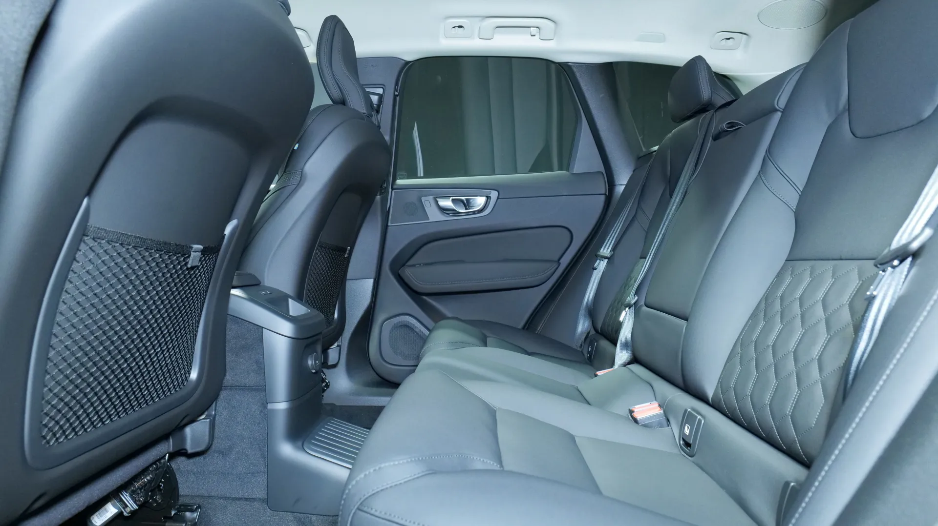 Autokuva 16 - ISR-595