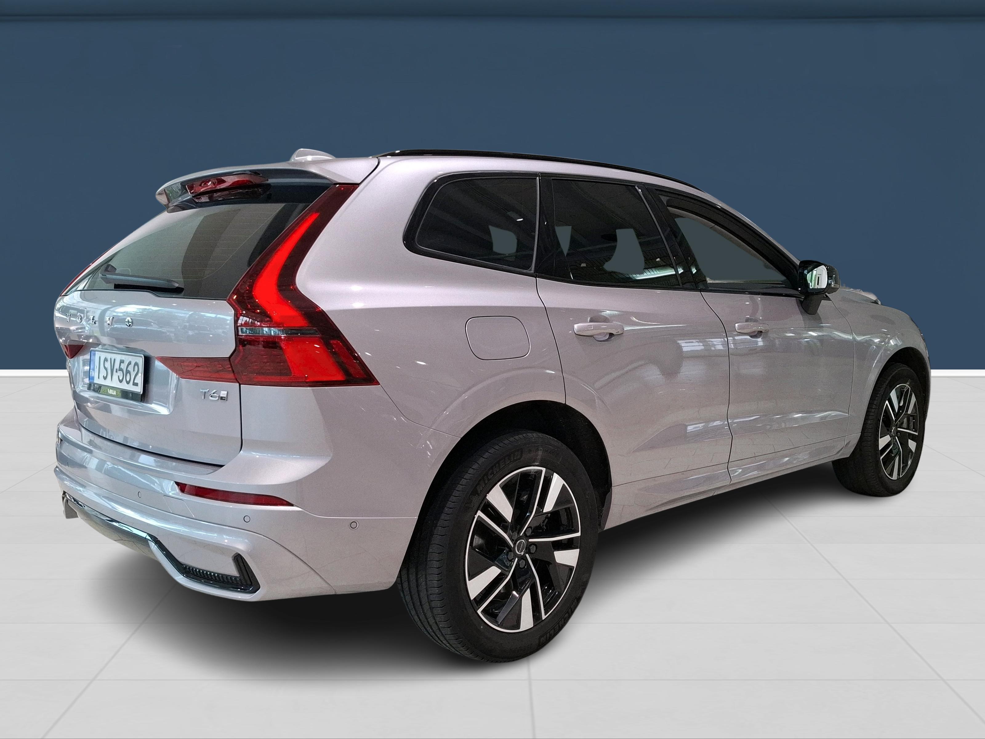 Volvo XC60 T6 AWD Long Range Plus Dark 2026, kuva 4/11