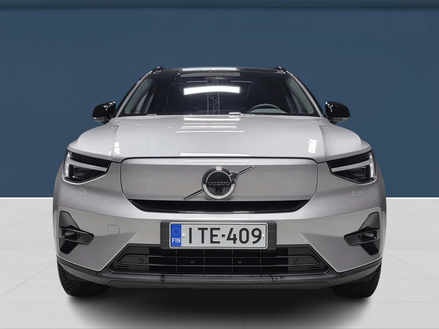 Autokuva 2 - ITE-409