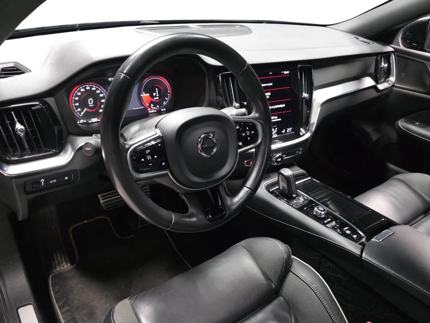 Autokuva 8 - IXZ-323