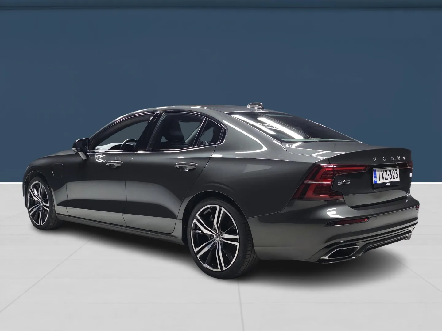 Autokuva 6 - IXZ-323