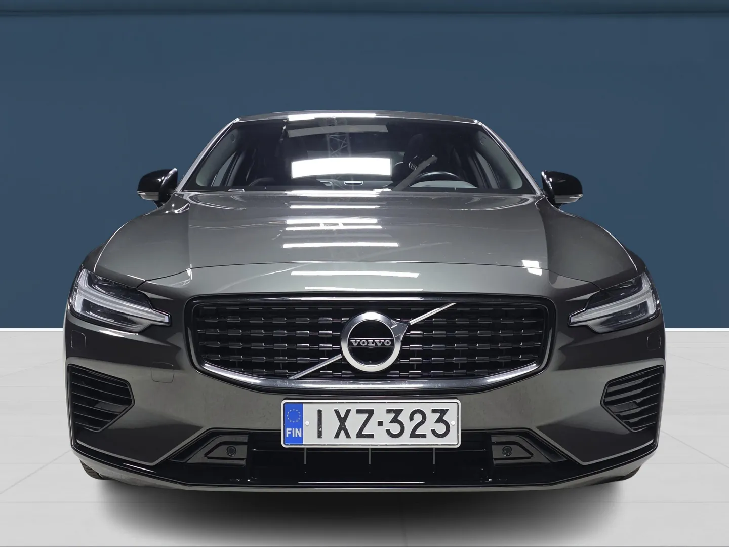 Autokuva 2 - IXZ-323