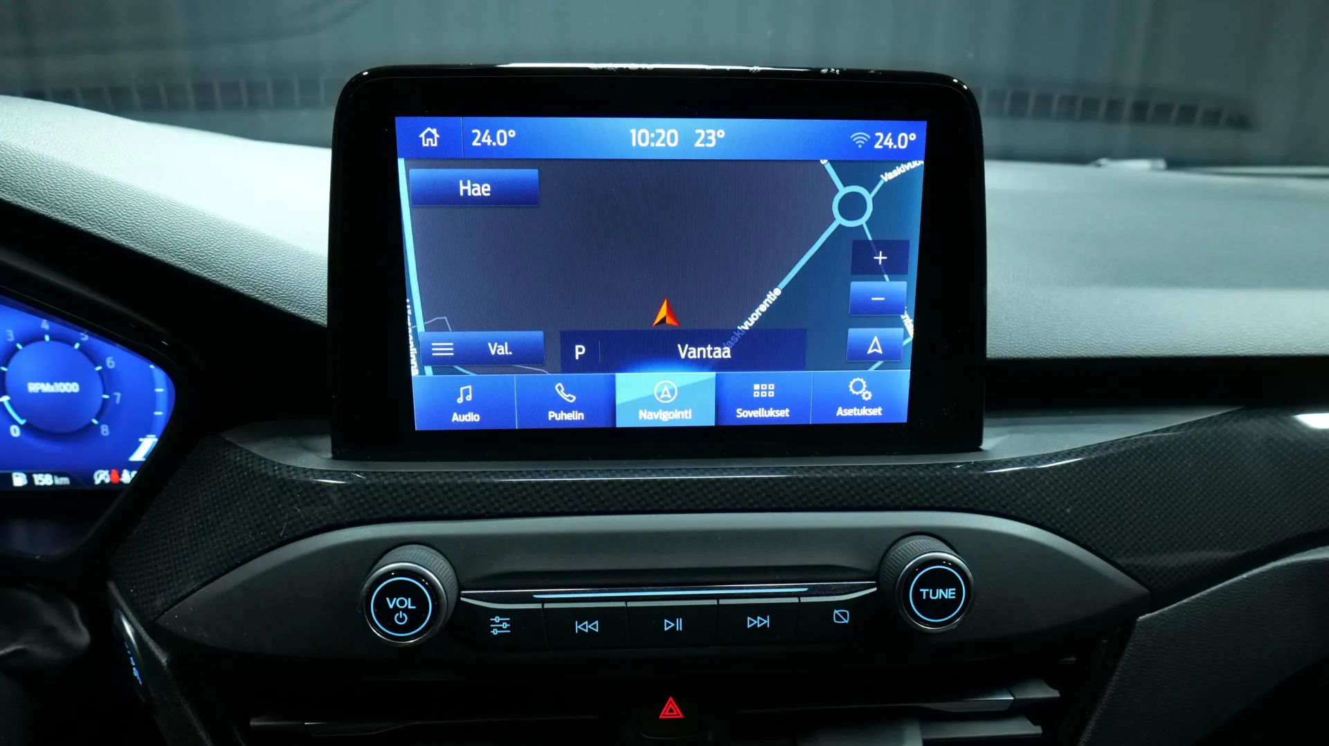 Autokuva 7 - IZC-893