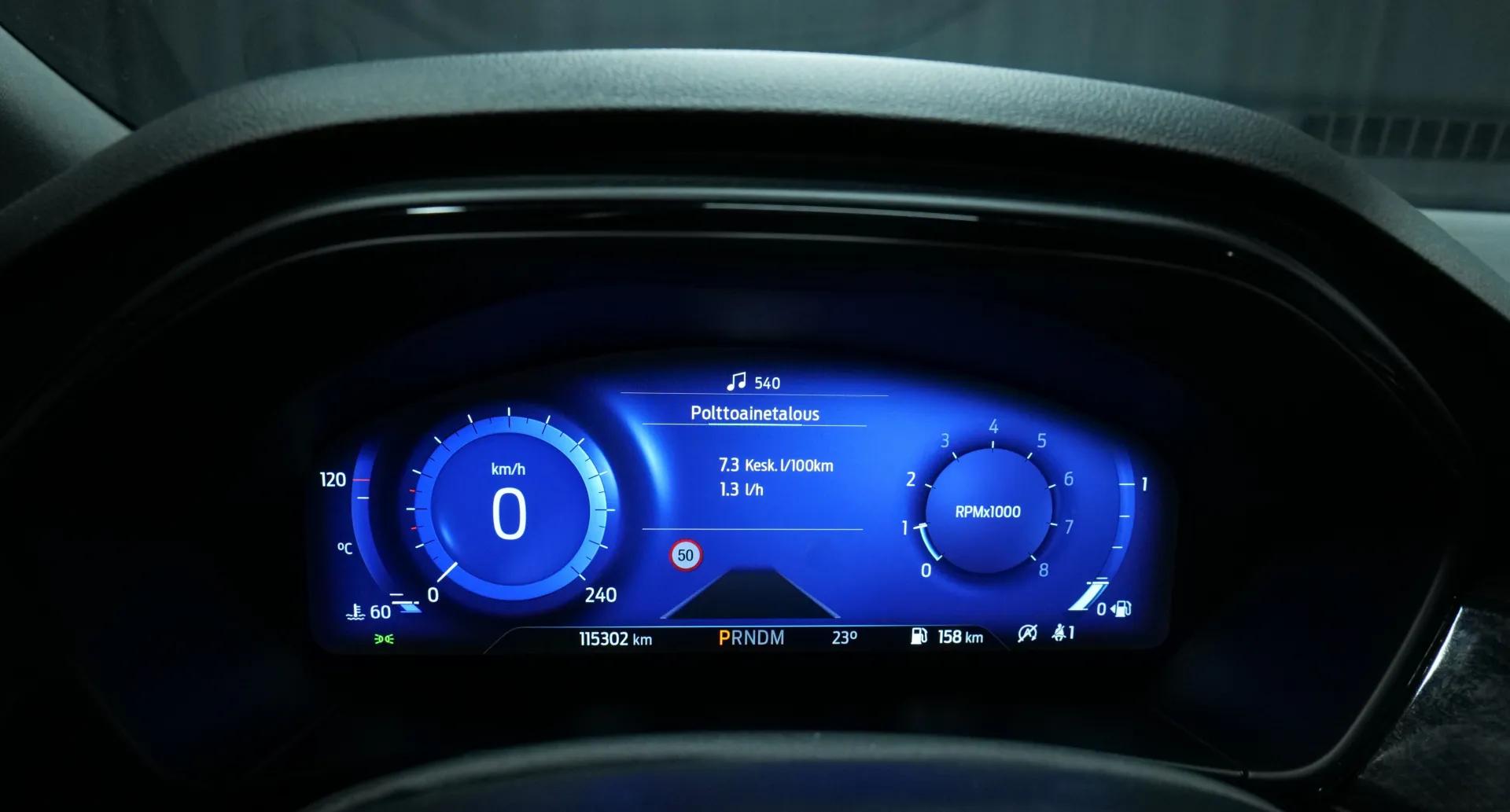 Autokuva 6 - IZC-893