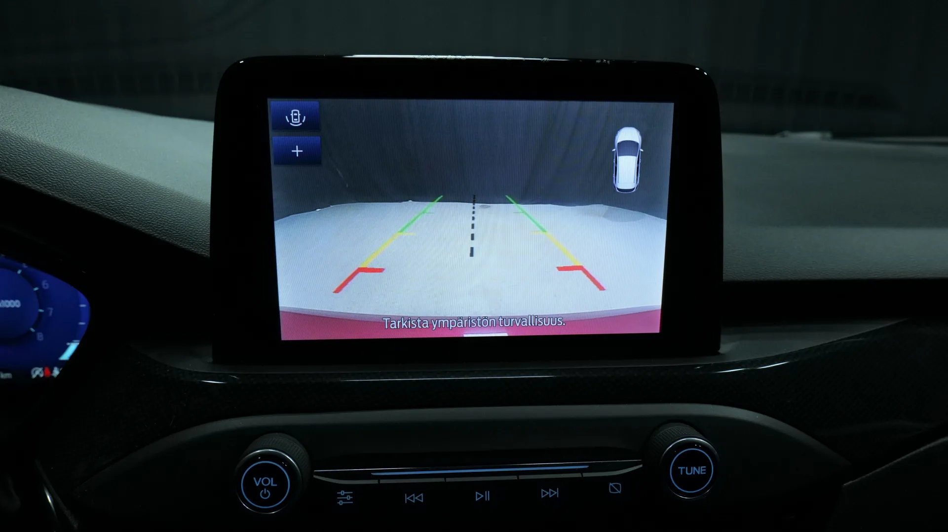 Autokuva 9 - IZC-893