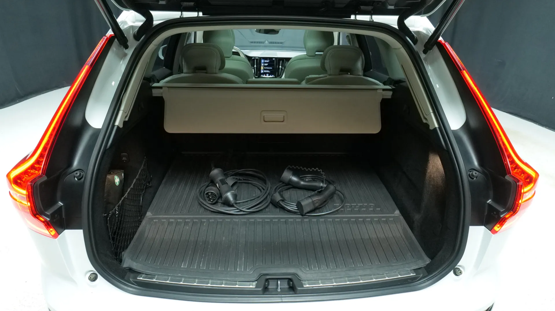 Autokuva 17 - IZF-697