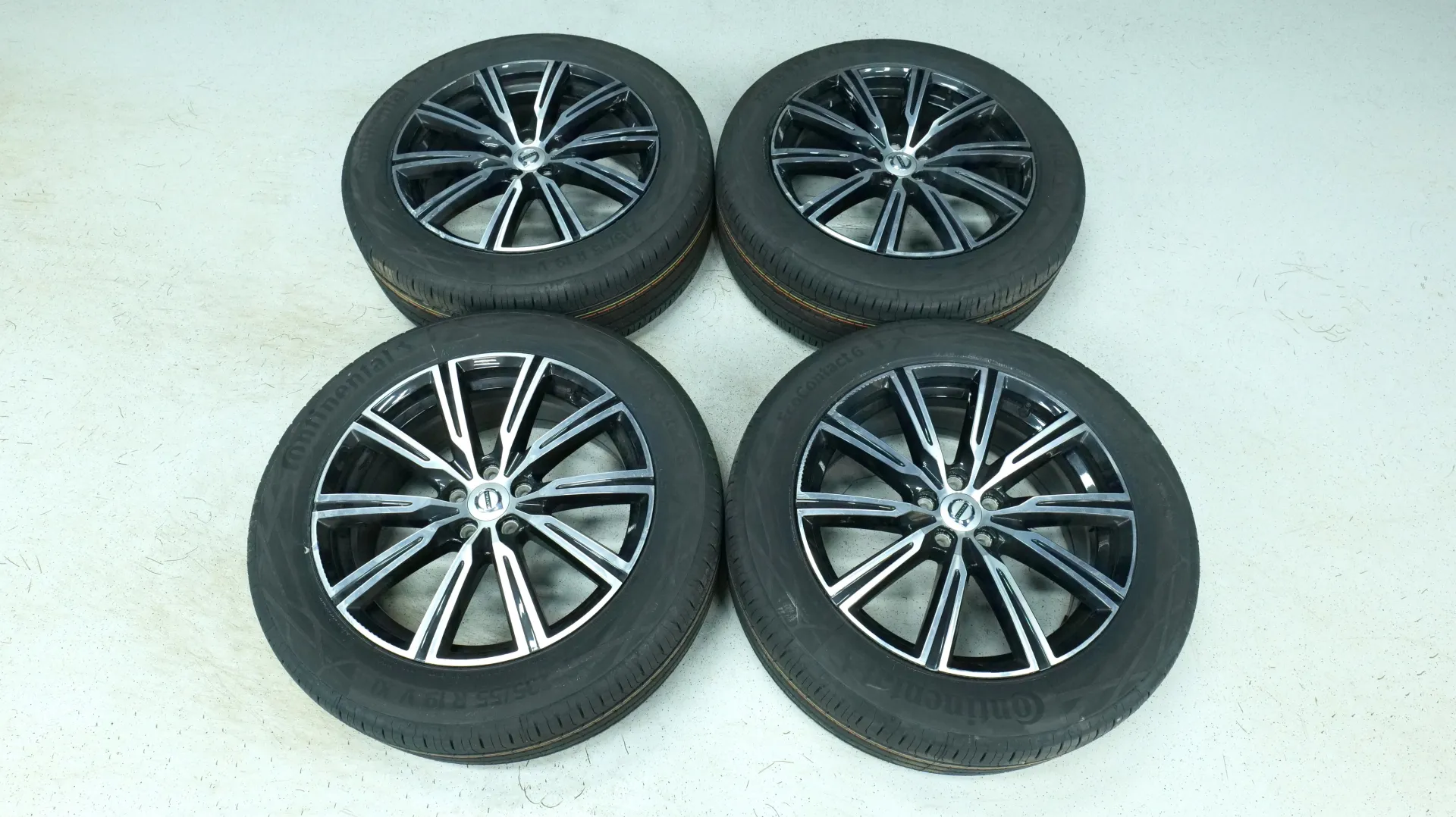 Autokuva 20 - IZF-697