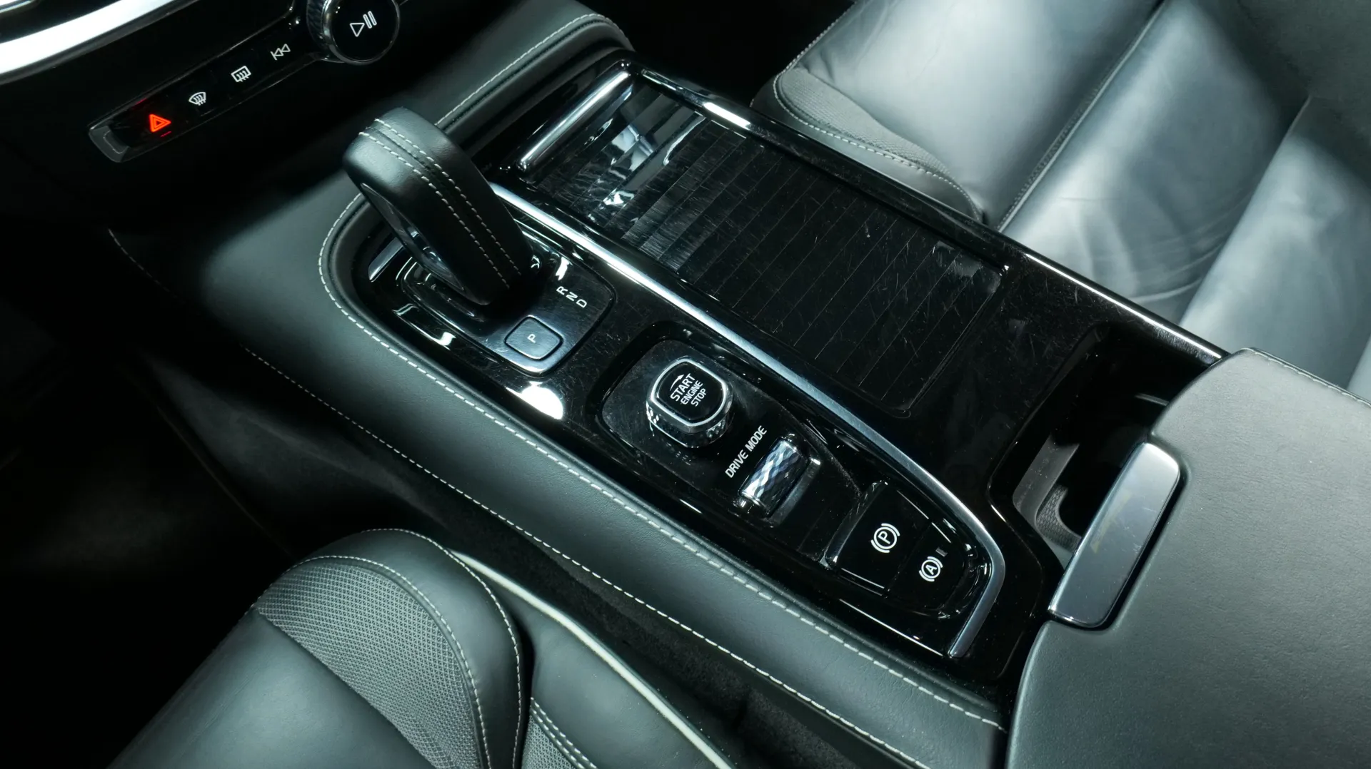 Autokuva 10 - IZG-848