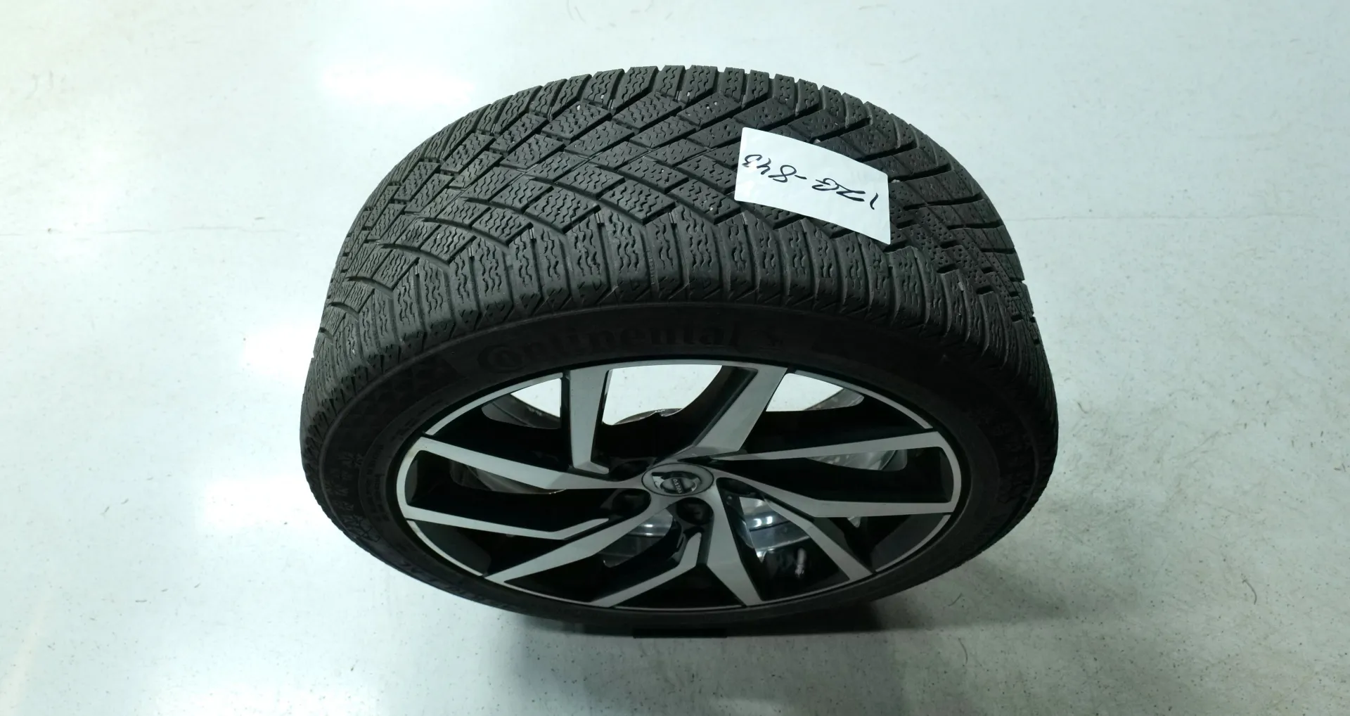 Autokuva 20 - IZG-848