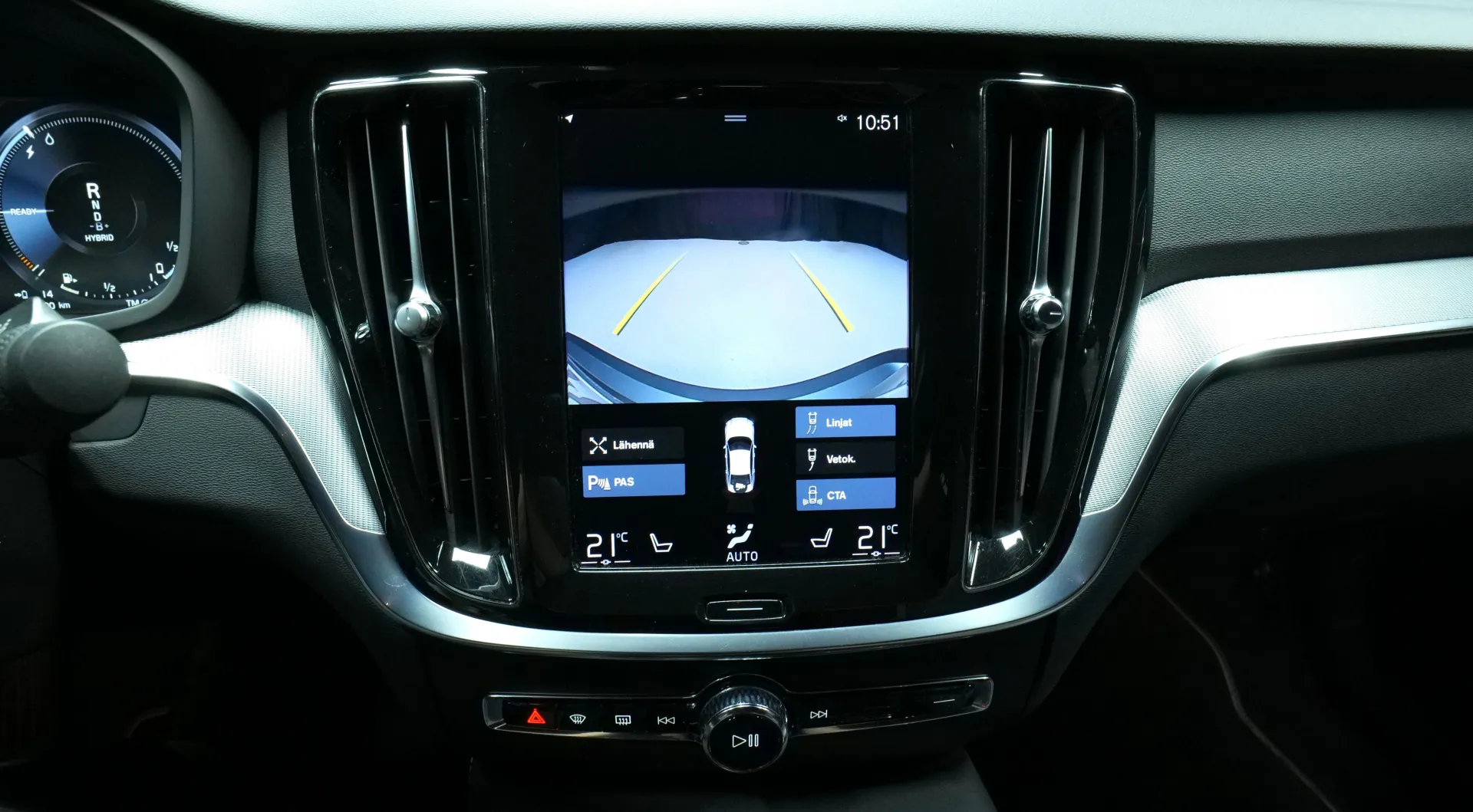 Autokuva 9 - IZG-848