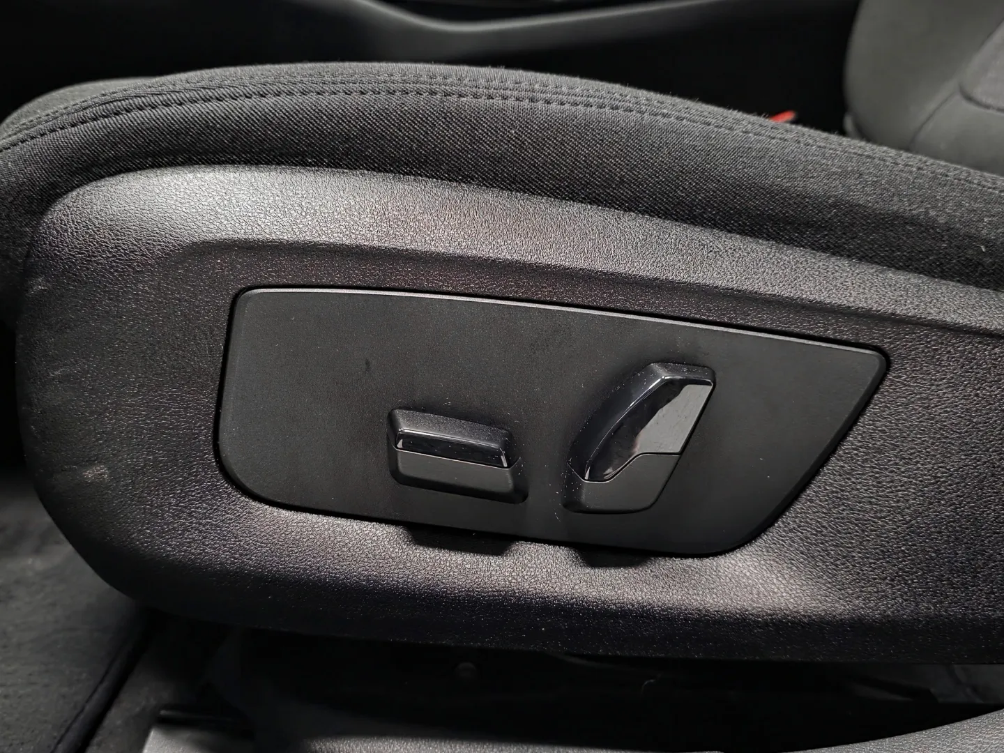 Autokuva 16 - IZH-842