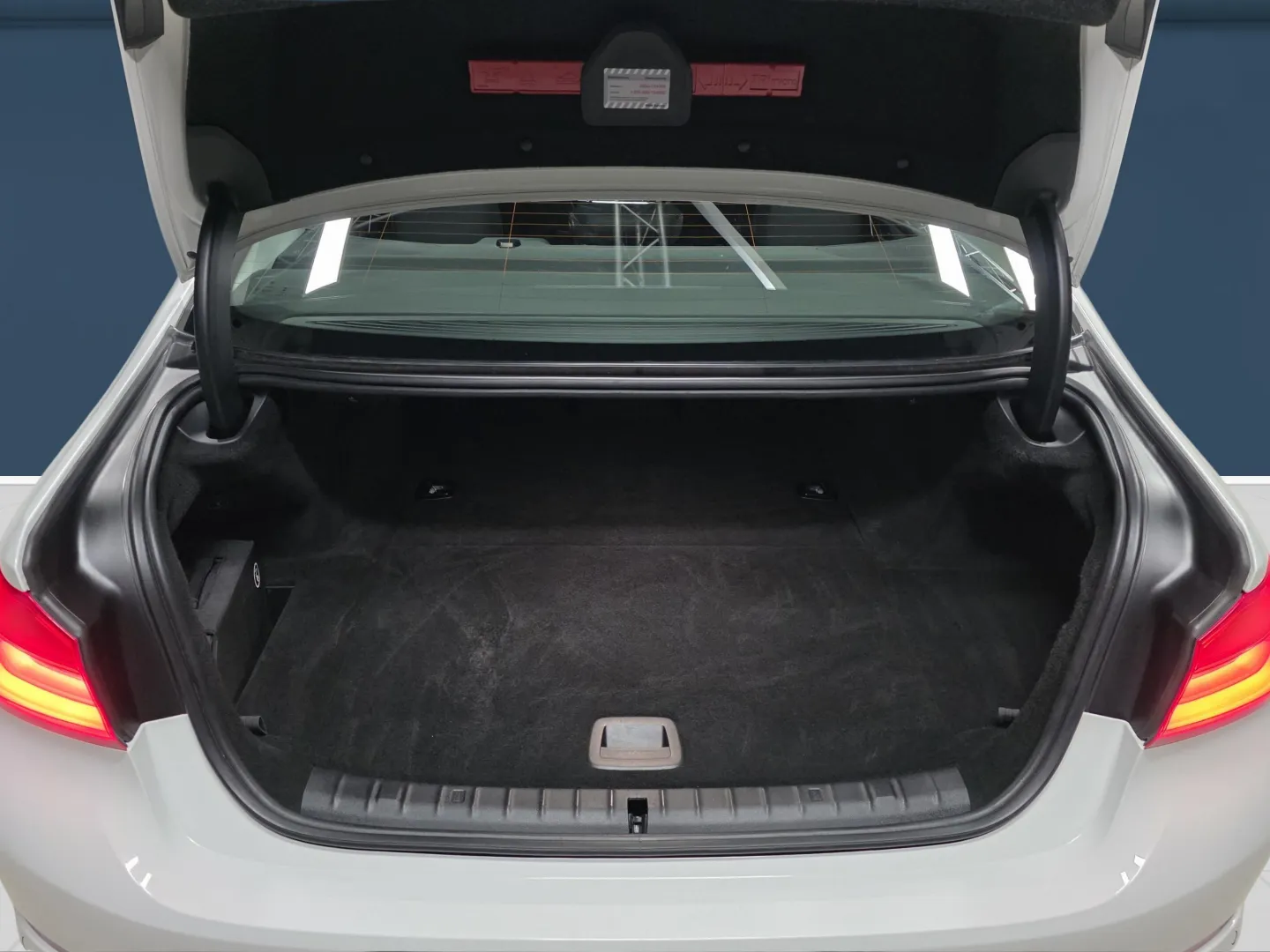 Autokuva 11 - IZH-842