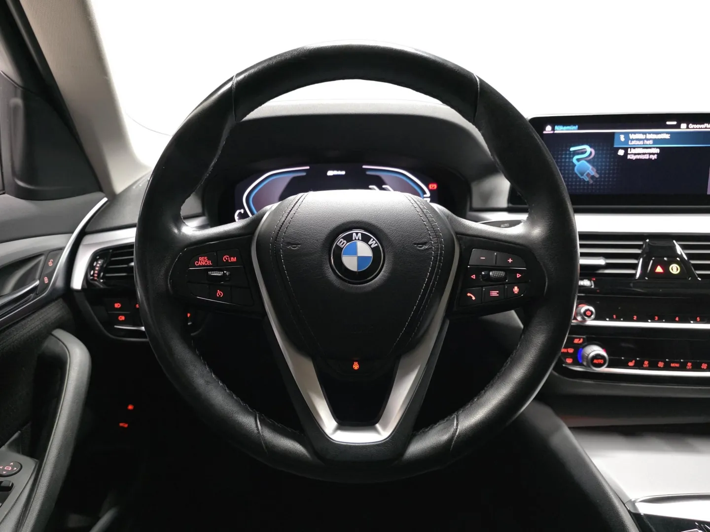 Autokuva 10 - IZH-842