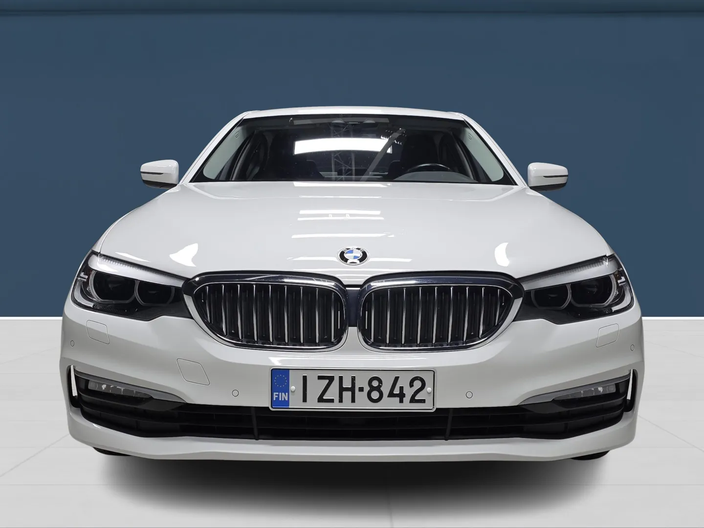 Autokuva 2 - IZH-842