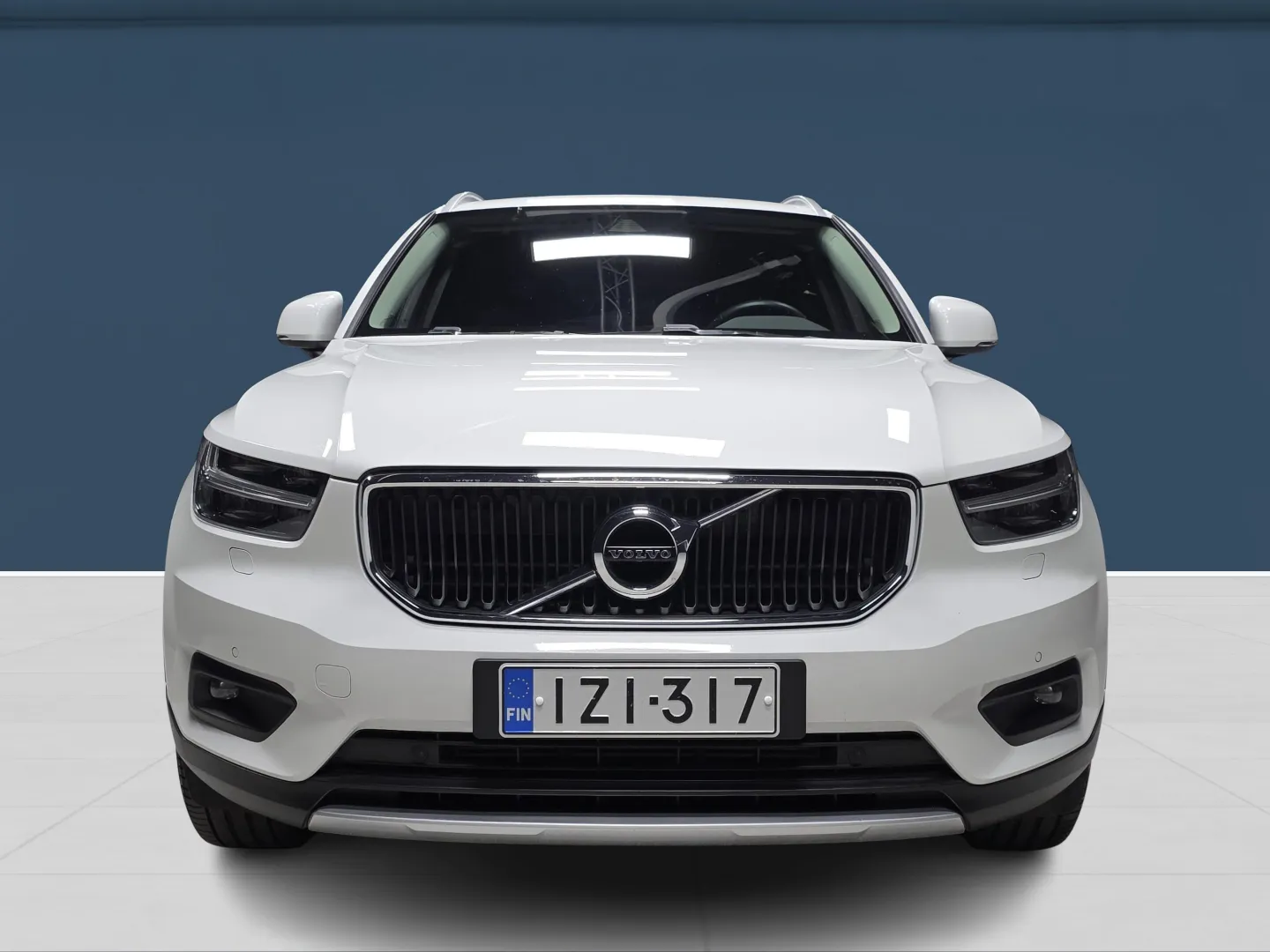 Autokuva 2 - IZI-317