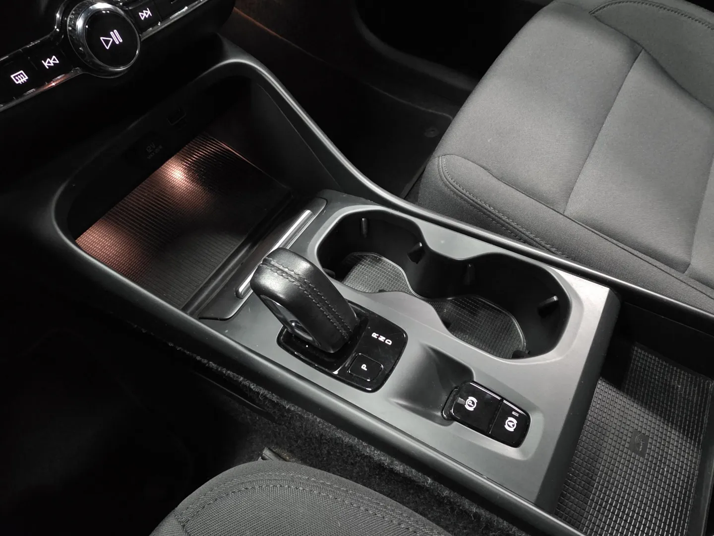 Autokuva 14 - IZK-117