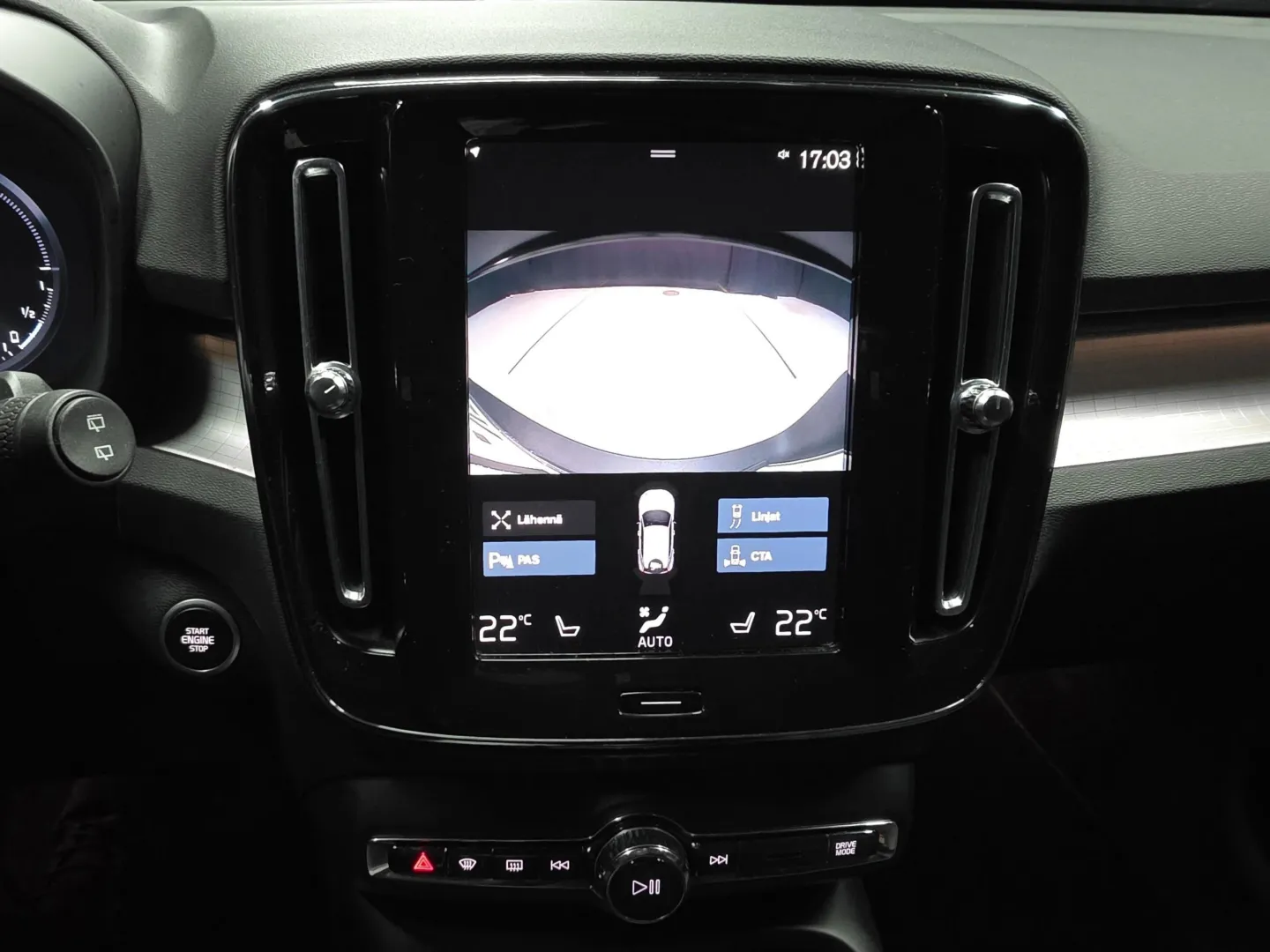 Autokuva 13 - IZK-117