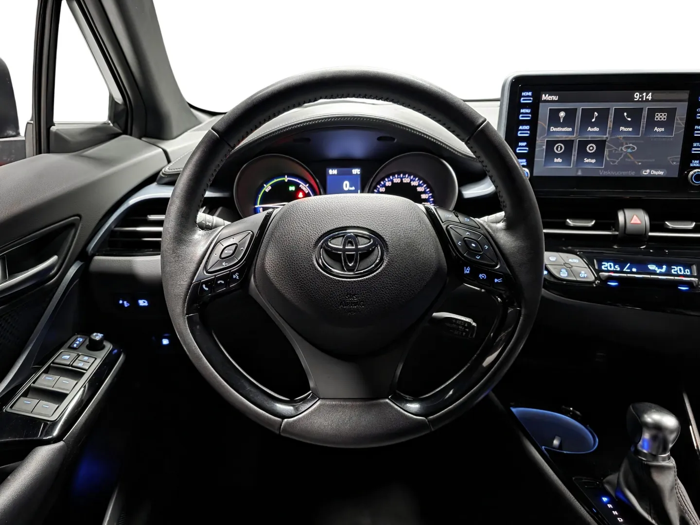 Autokuva 10 - IZL-404