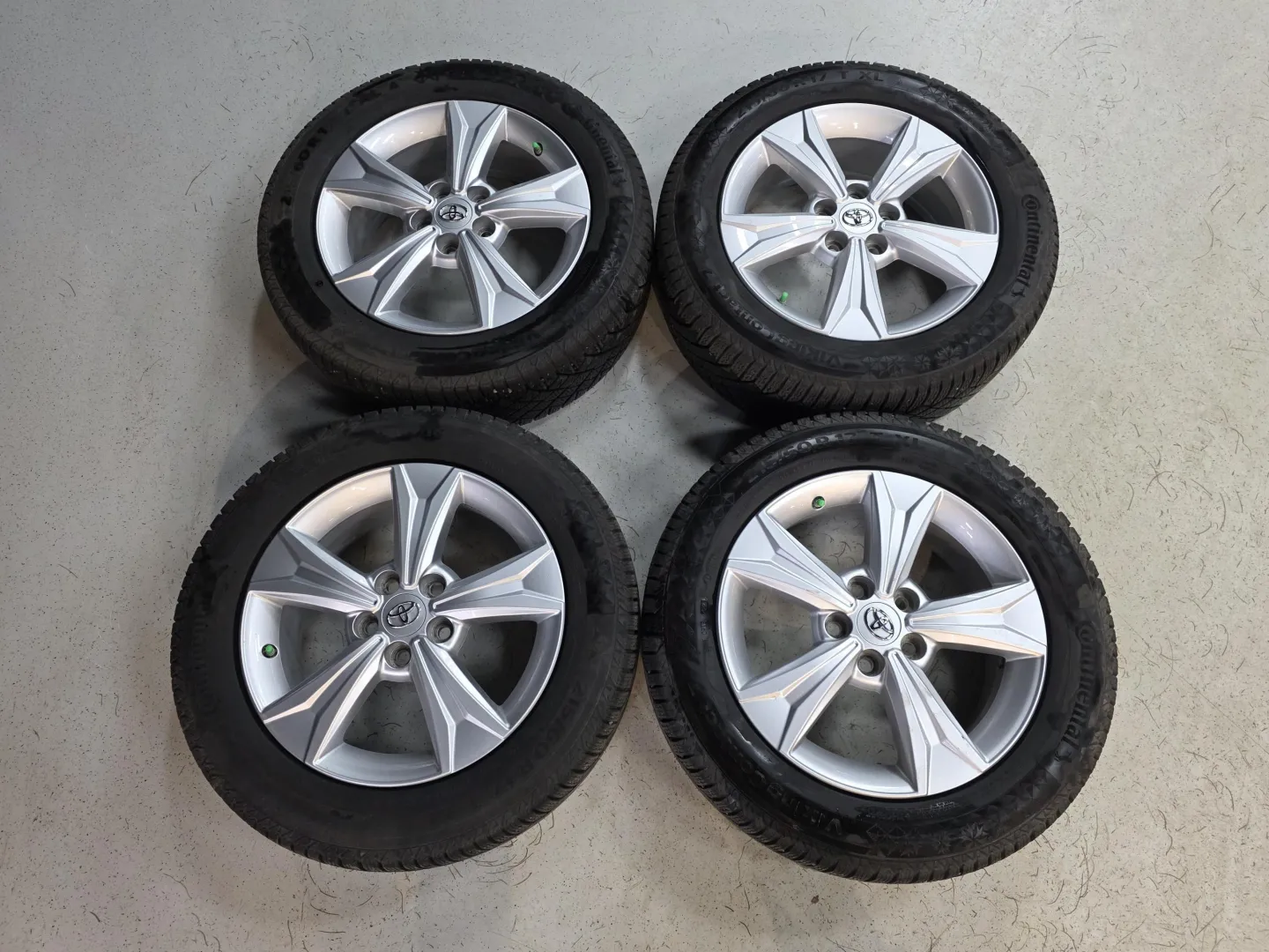 Autokuva 12 - IZL-404