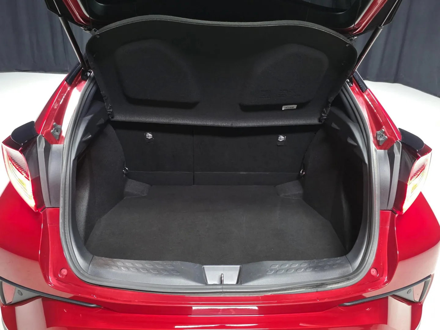 Autokuva 11 - IZL-404