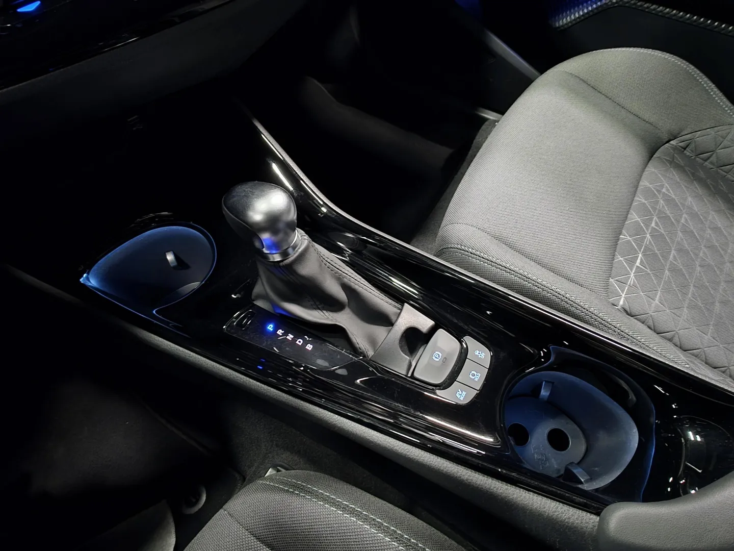 Autokuva 15 - IZL-404