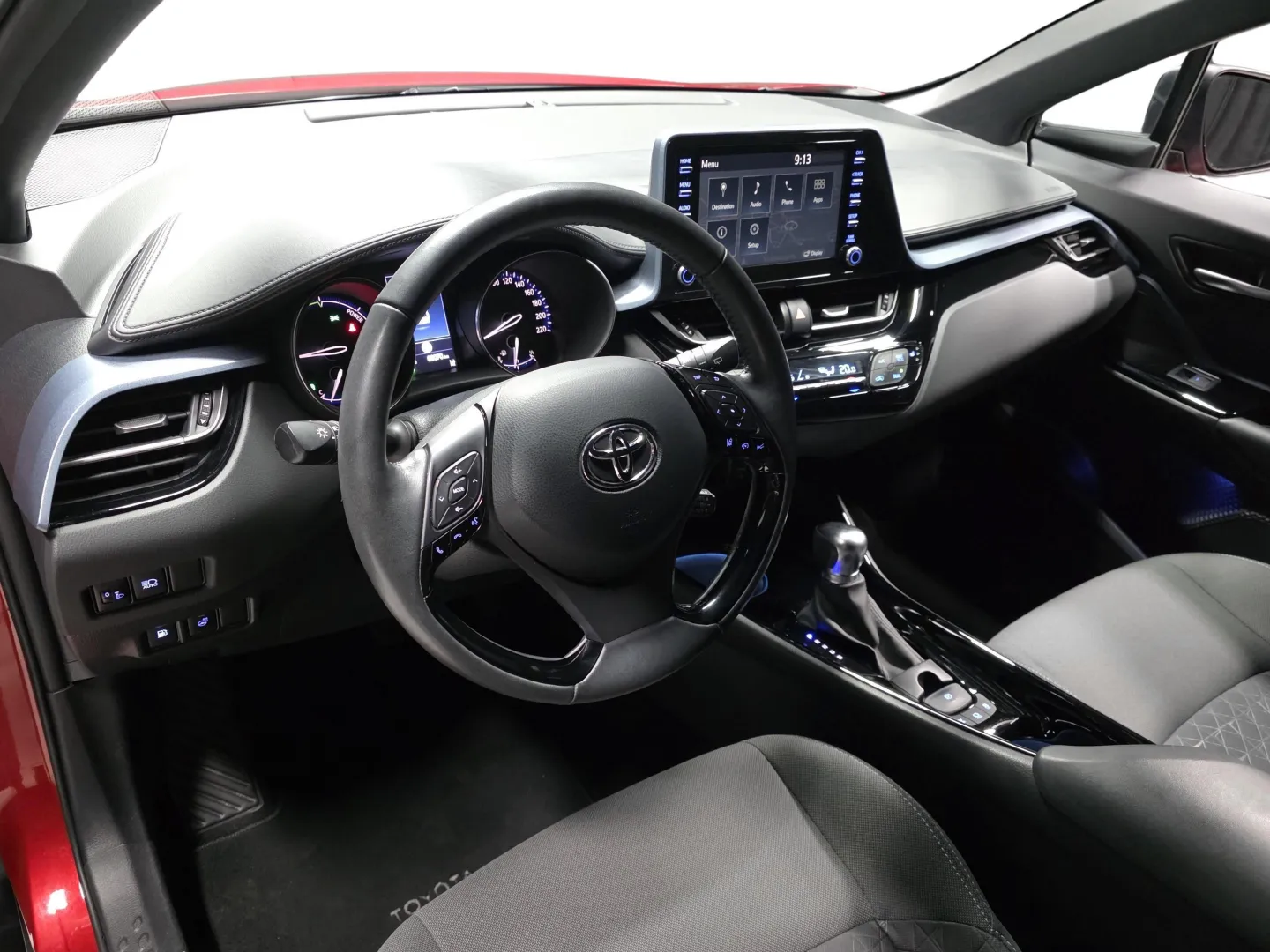 Autokuva 8 - IZL-404