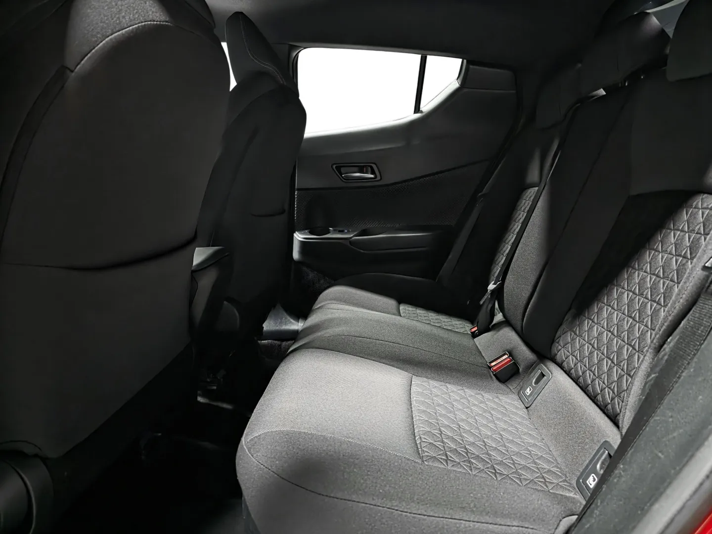 Autokuva 9 - IZL-404