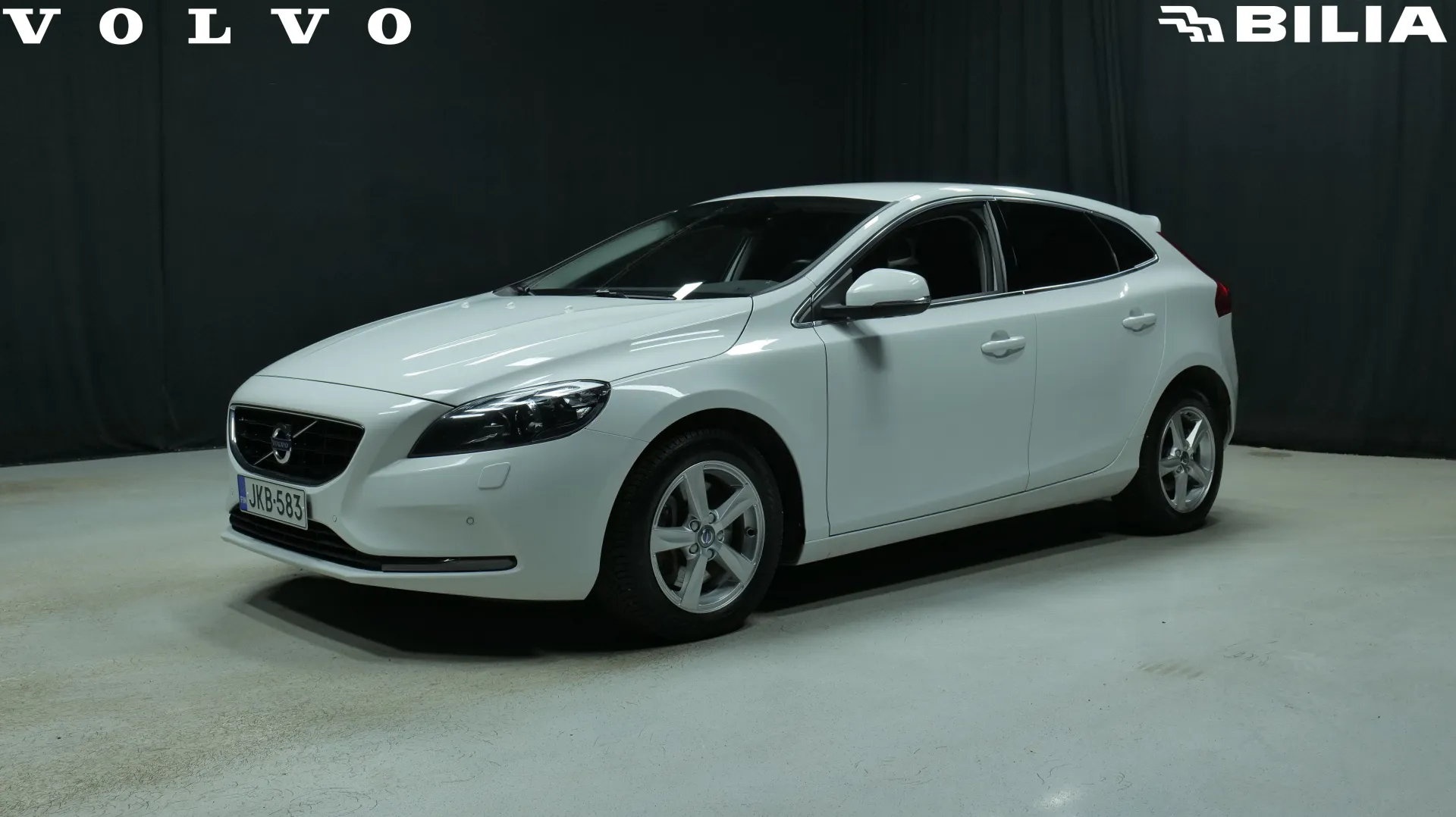 Volvo V40 JKB-583