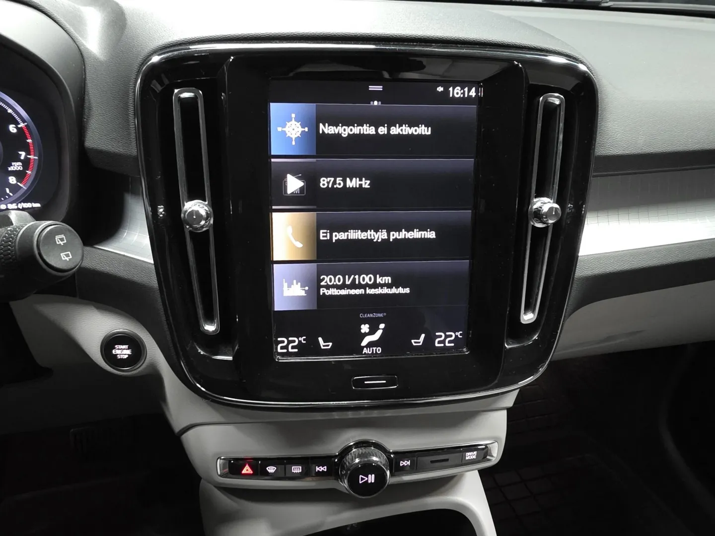 Autokuva 13 - JLB-798