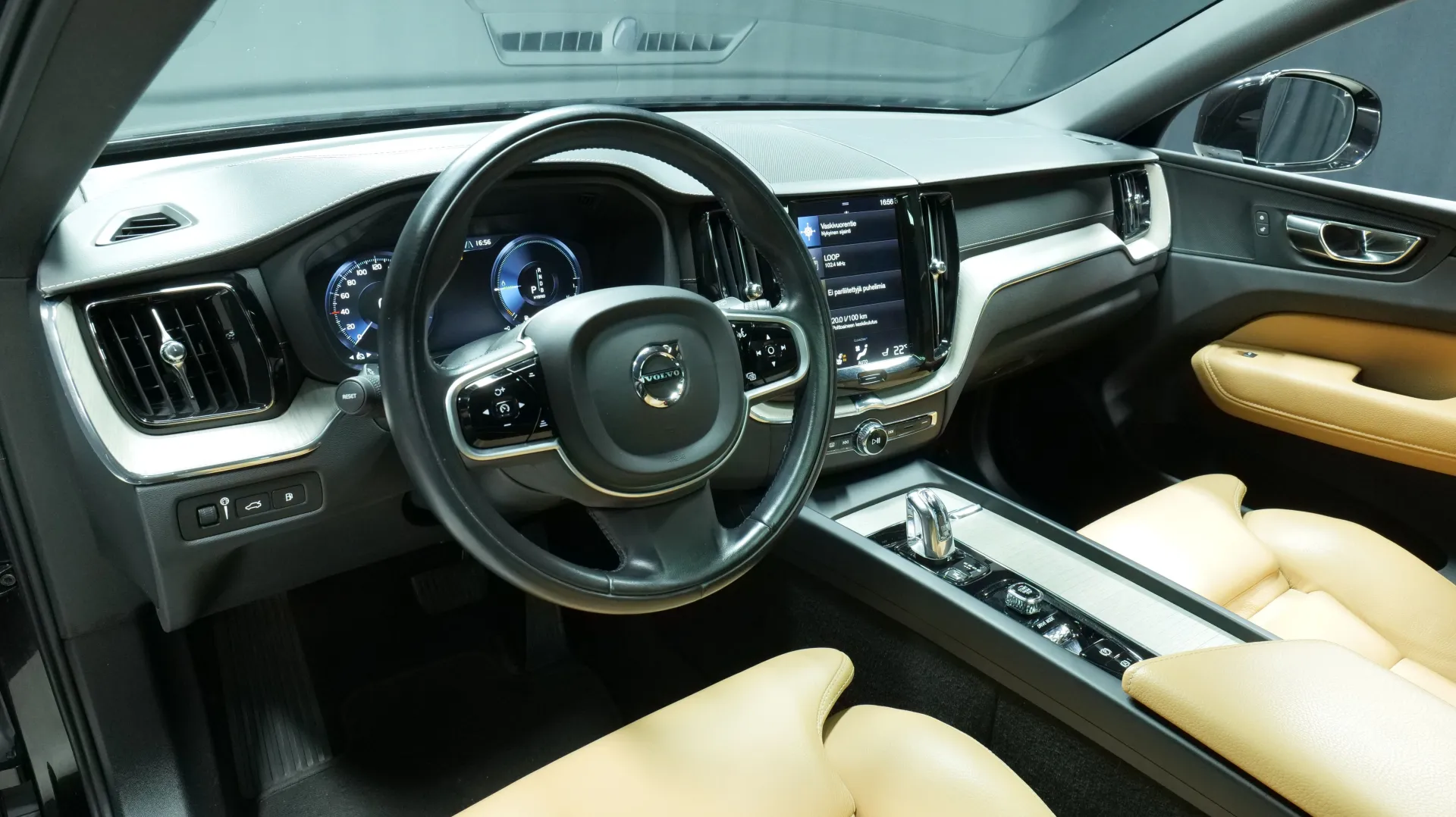 Autokuva 13 - JLG-257