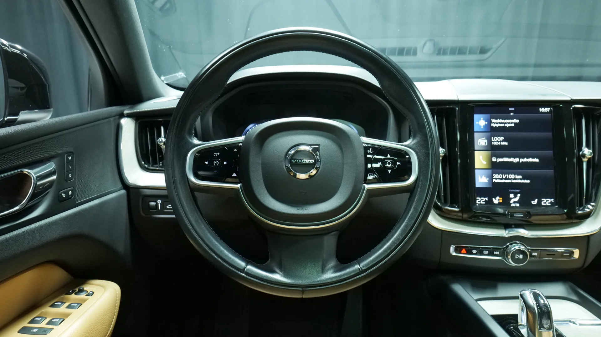 Autokuva 15 - JLG-257