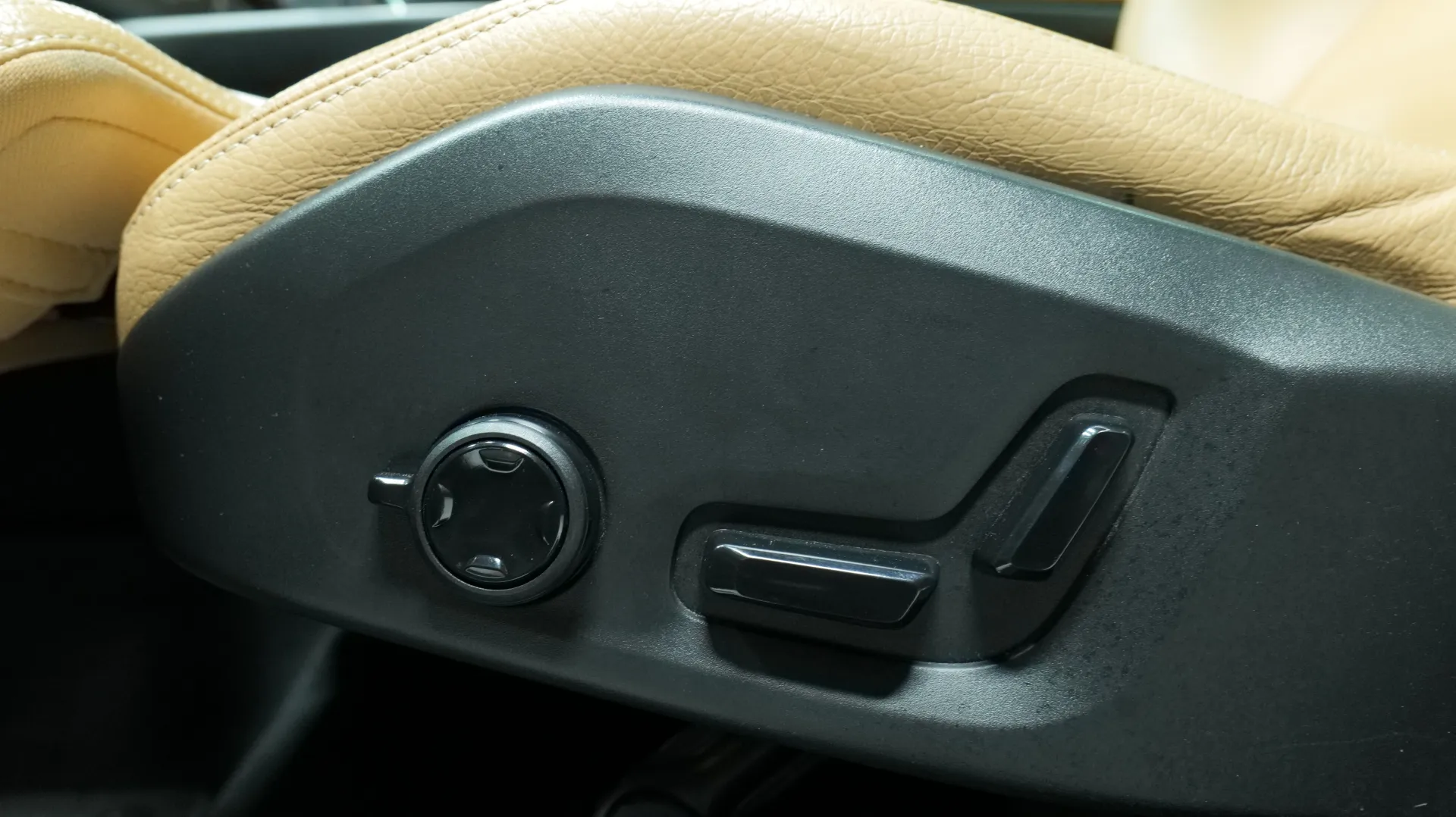 Autokuva 11 - JLG-257