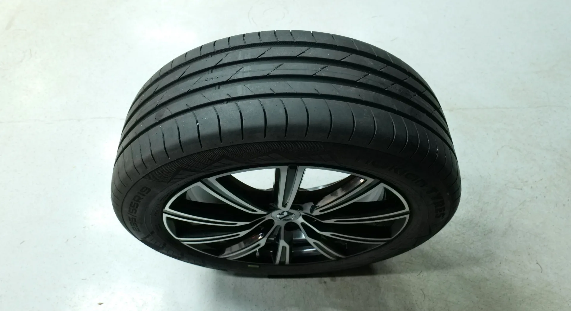 Autokuva 21 - JLG-257