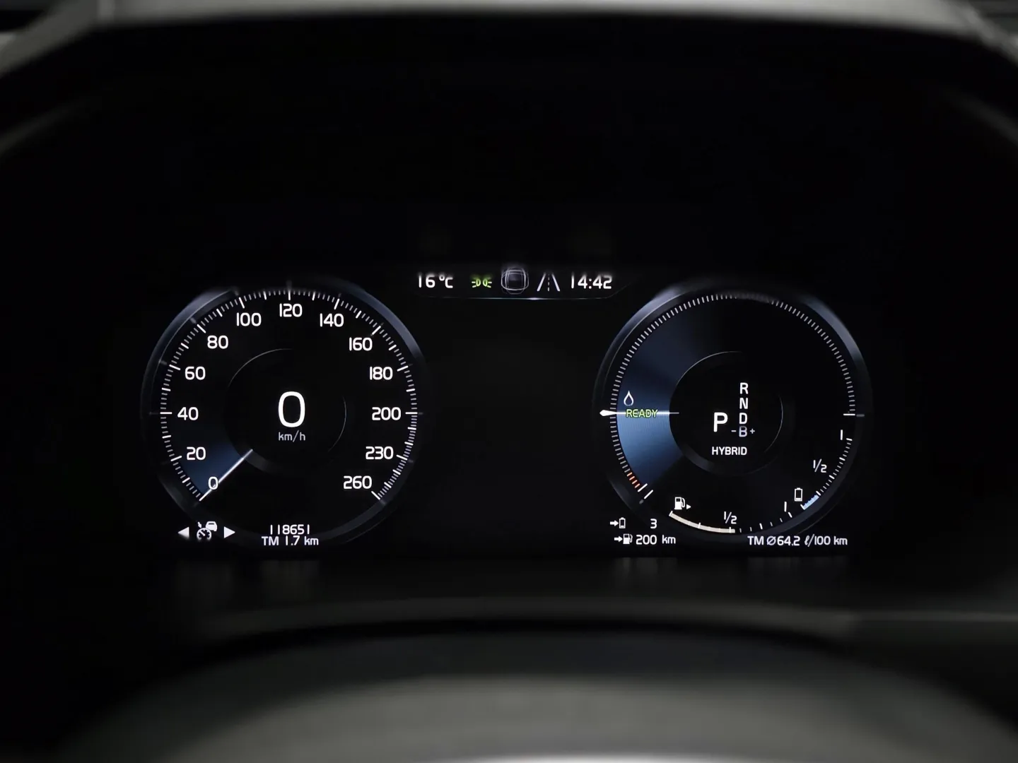 Autokuva 7 - JLL-366