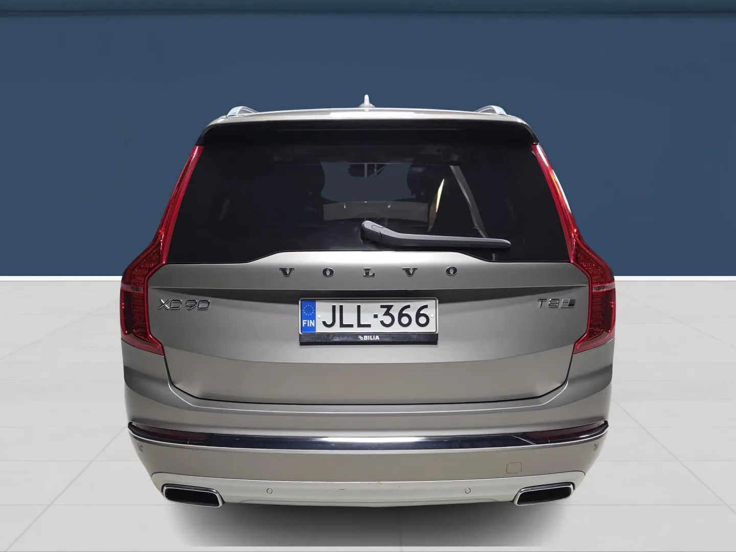 Autokuva 5 - JLL-366