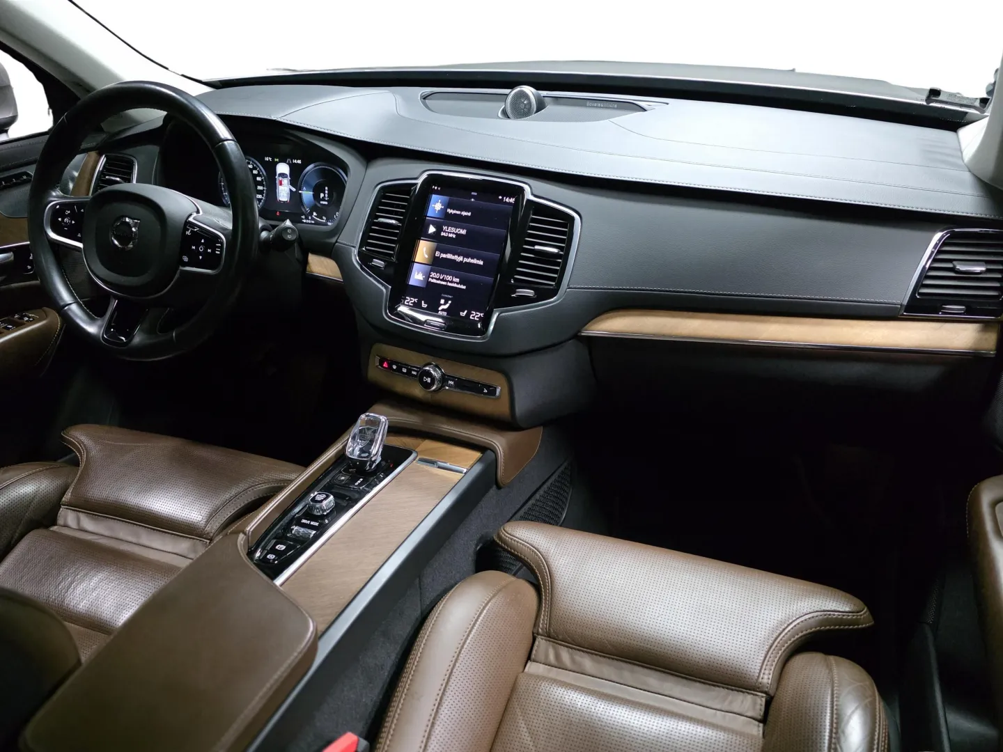 Autokuva 17 - JLL-366