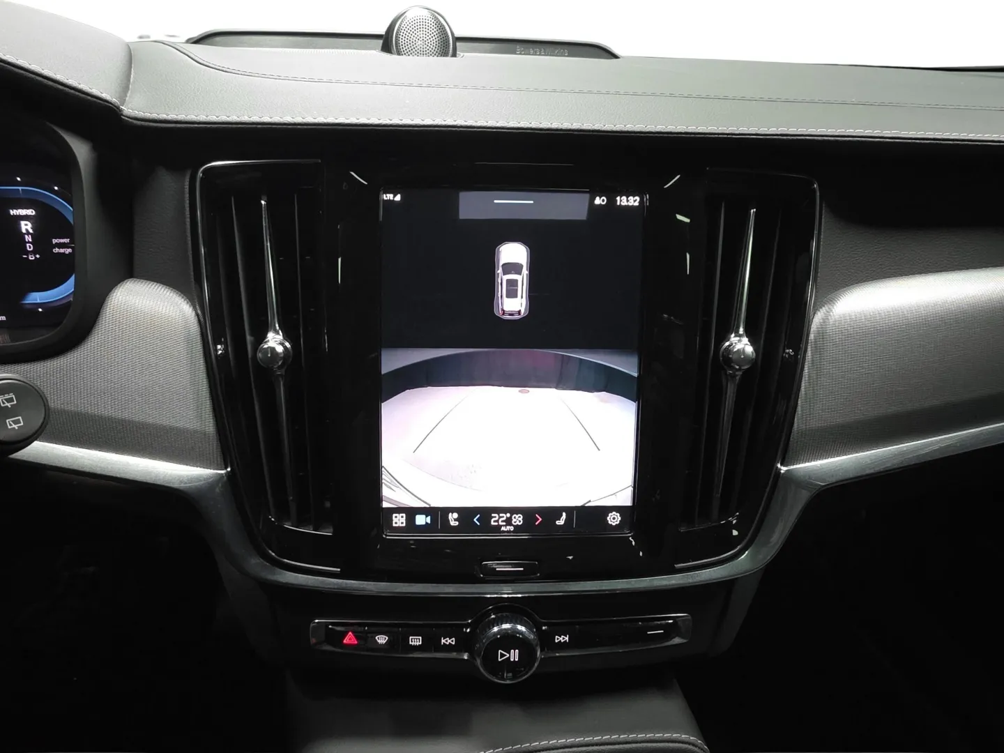 Autokuva 13 - JMG-134