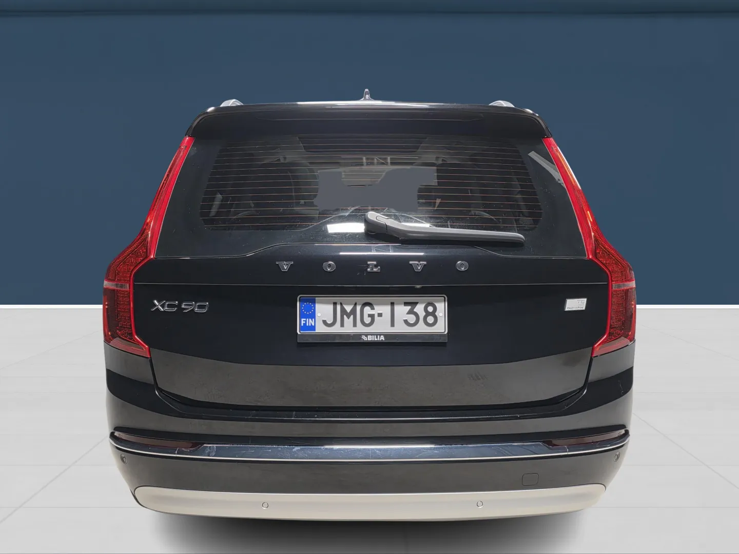 Autokuva 5 - JMG-138